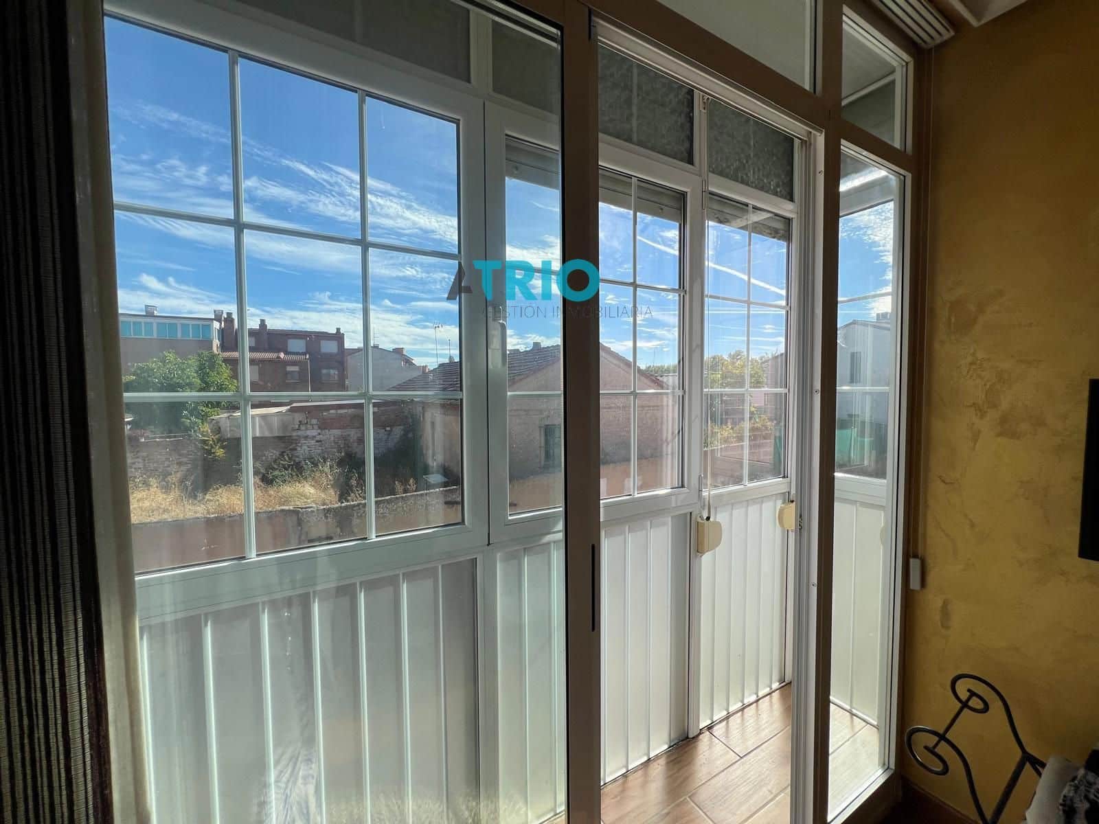 4 makuuhuone Omakotitalo myytävänä paikassa Burgos kaupunki mukana 
autotalli - 295 000 € (Ref: 9384953)