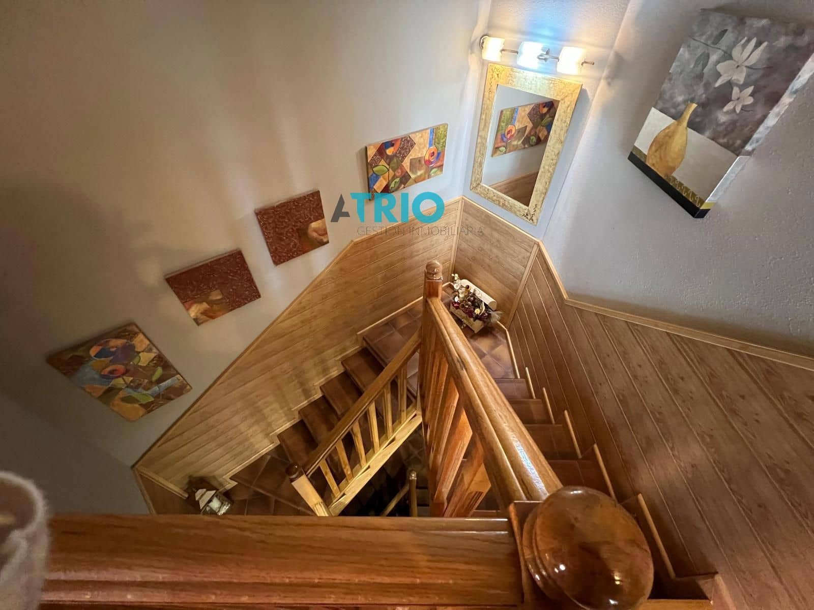 4 makuuhuone Omakotitalo myytävänä paikassa Burgos kaupunki mukana 
autotalli - 295 000 € (Ref: 9384953)