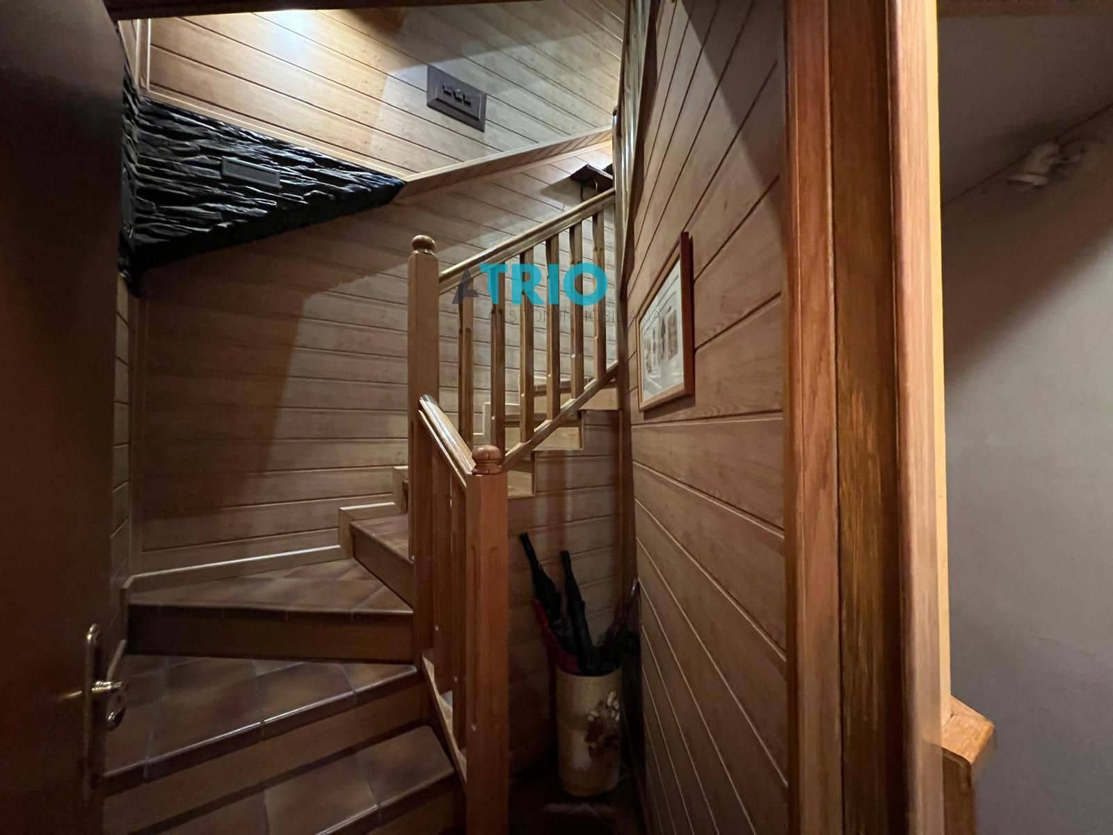 4 makuuhuone Omakotitalo myytävänä paikassa Burgos kaupunki mukana 
autotalli - 295 000 € (Ref: 9384953)