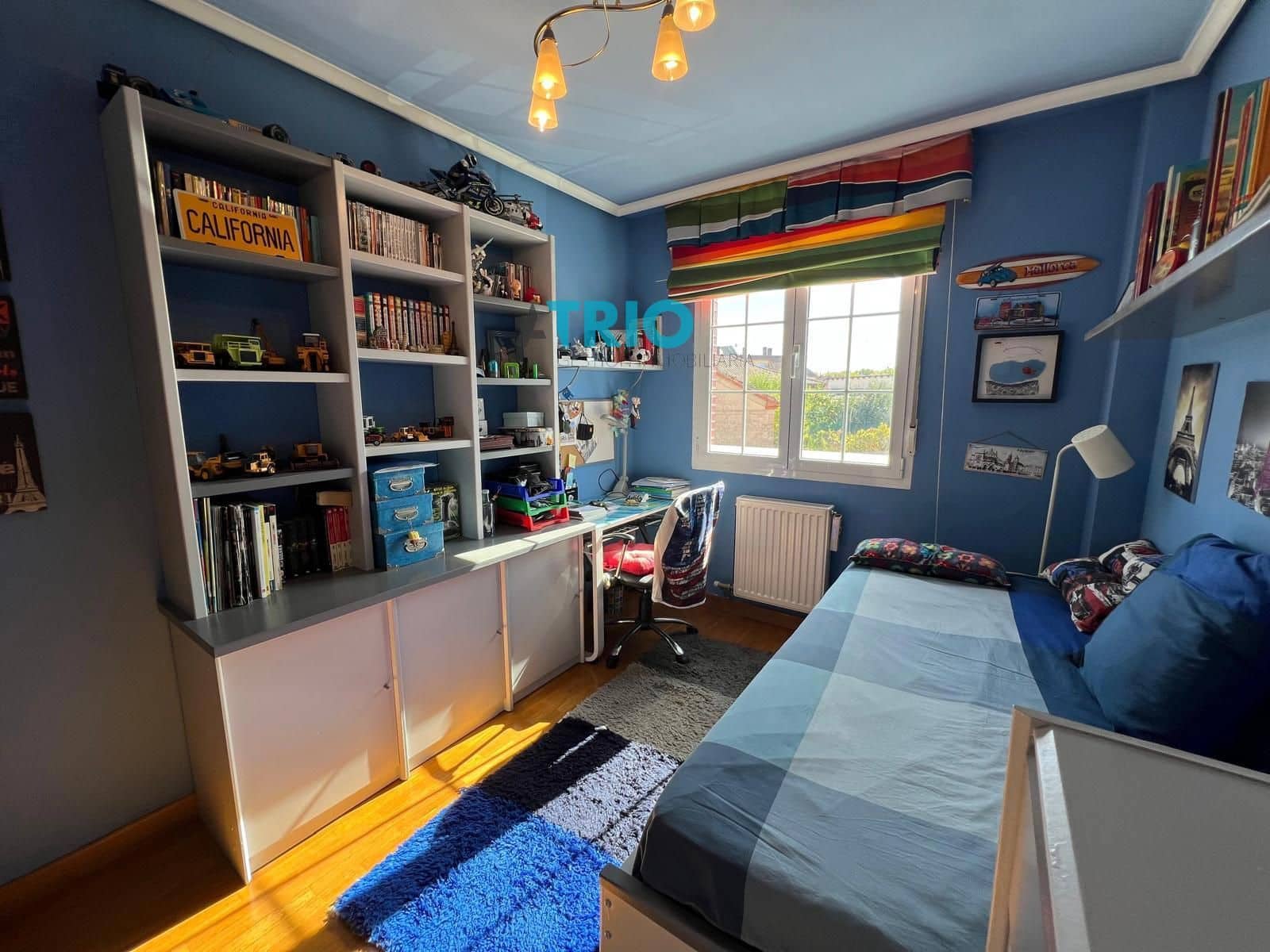 4 makuuhuone Omakotitalo myytävänä paikassa Burgos kaupunki mukana 
autotalli - 295 000 € (Ref: 9384953)