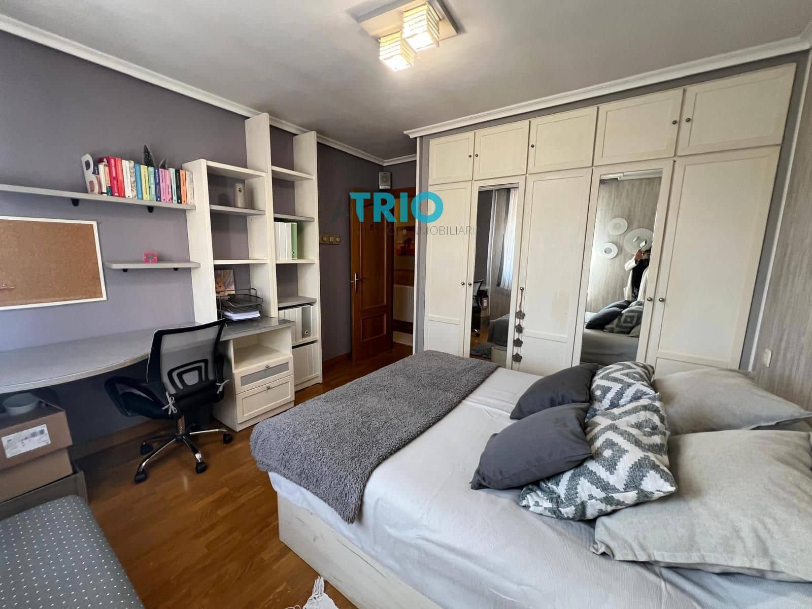 4 makuuhuone Omakotitalo myytävänä paikassa Burgos kaupunki mukana 
autotalli - 295 000 € (Ref: 9384953)