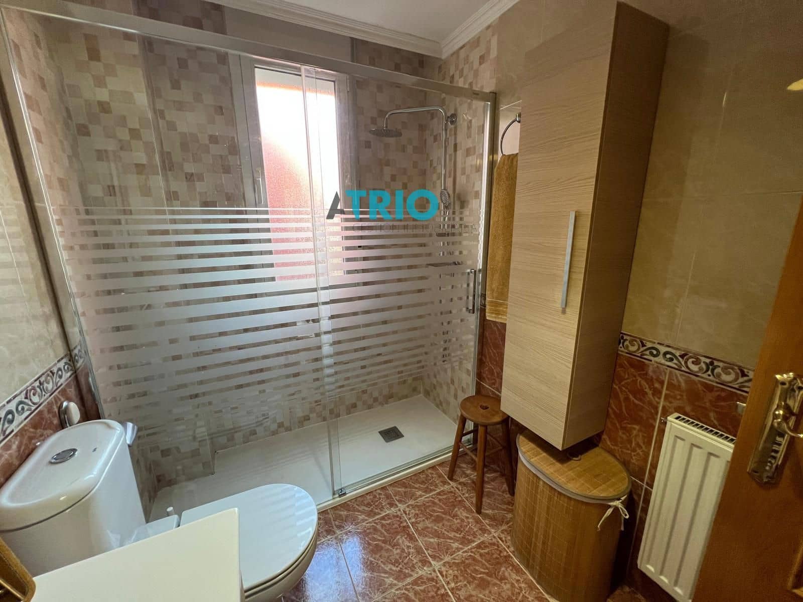 4 makuuhuone Omakotitalo myytävänä paikassa Burgos kaupunki mukana 
autotalli - 295 000 € (Ref: 9384953)