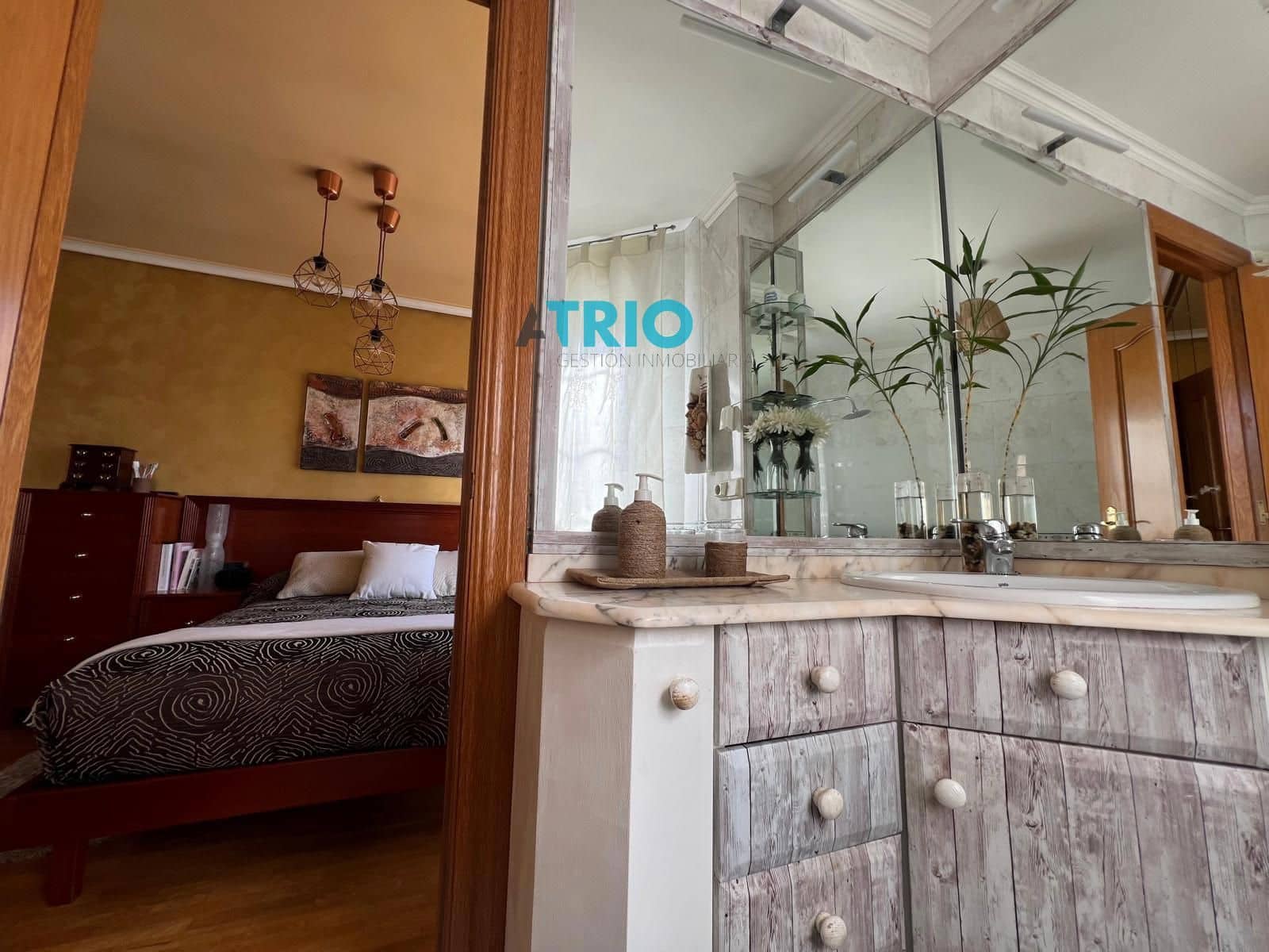 4 makuuhuone Omakotitalo myytävänä paikassa Burgos kaupunki mukana 
autotalli - 295 000 € (Ref: 9384953)