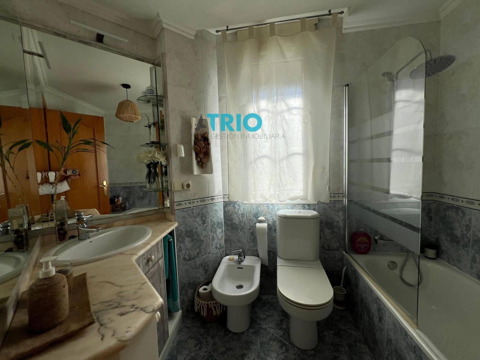 4 makuuhuone Omakotitalo myytävänä paikassa Burgos kaupunki mukana 
autotalli - 295 000 € (Ref: 9384953)