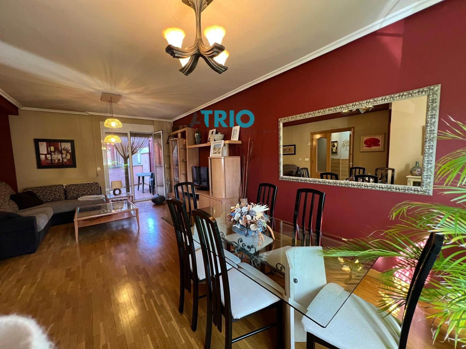 4 makuuhuone Omakotitalo myytävänä paikassa Burgos kaupunki mukana 
autotalli - 295 000 € (Ref: 9384953)