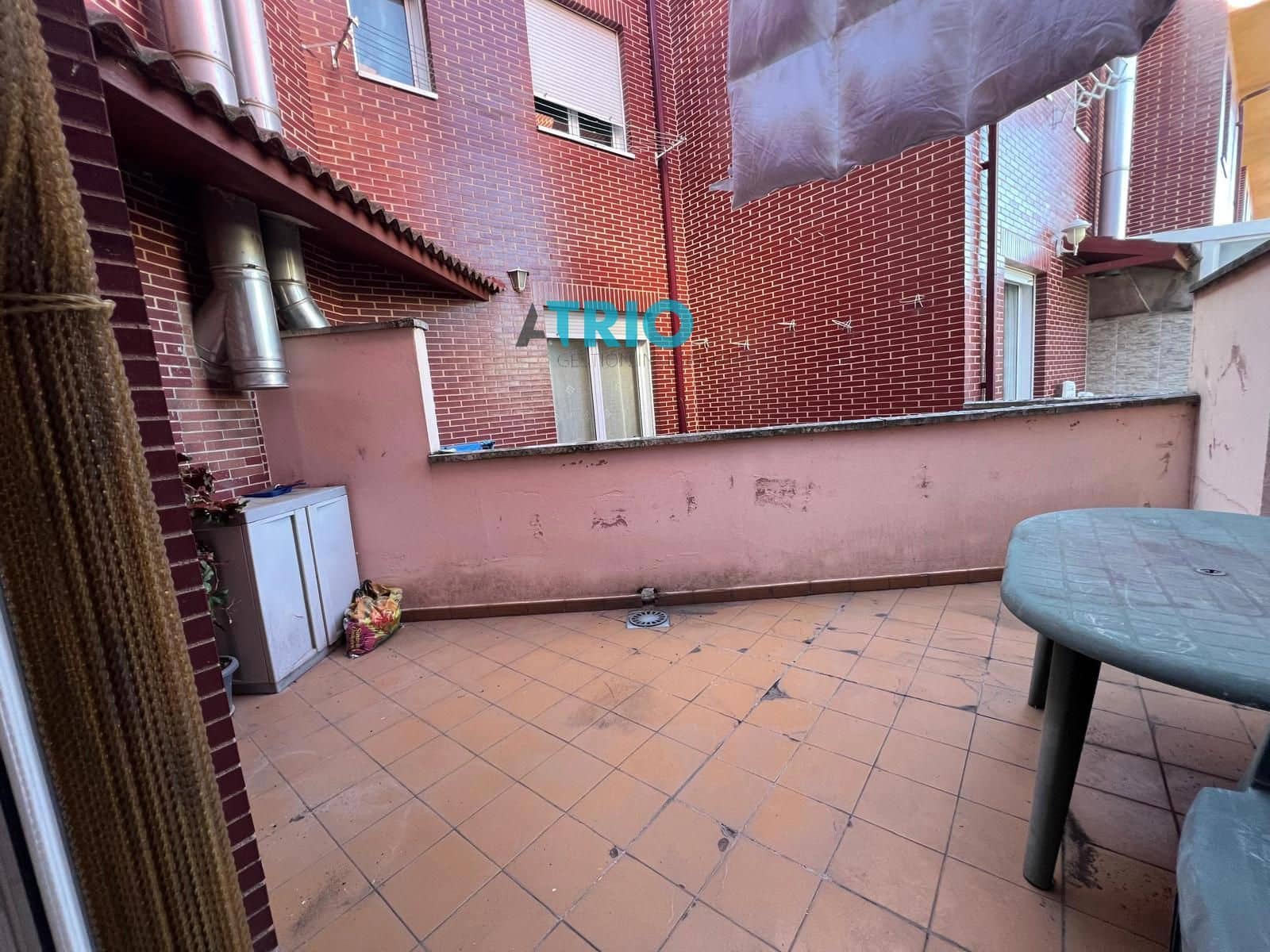 4 makuuhuone Omakotitalo myytävänä paikassa Burgos kaupunki mukana 
autotalli - 295 000 € (Ref: 9384953)