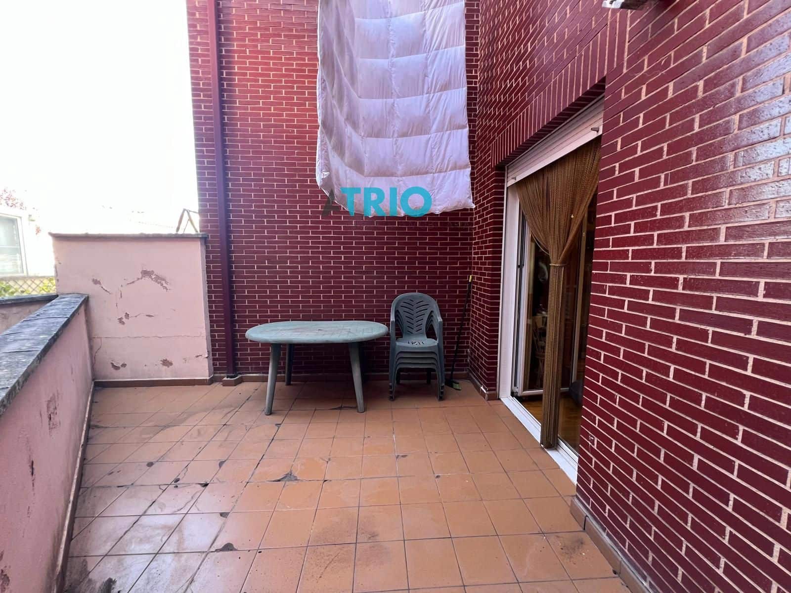 4 makuuhuone Omakotitalo myytävänä paikassa Burgos kaupunki mukana 
autotalli - 295 000 € (Ref: 9384953)