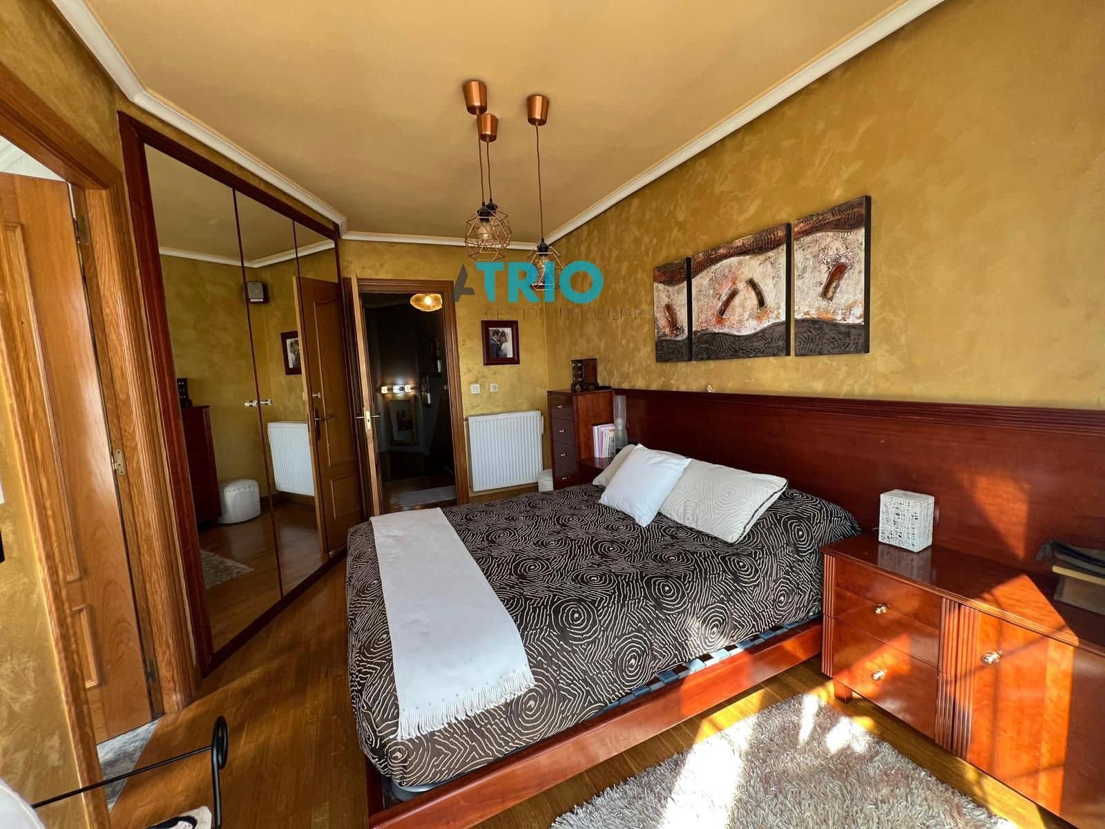 4 makuuhuone Omakotitalo myytävänä paikassa Burgos kaupunki mukana 
autotalli - 295 000 € (Ref: 9384953)