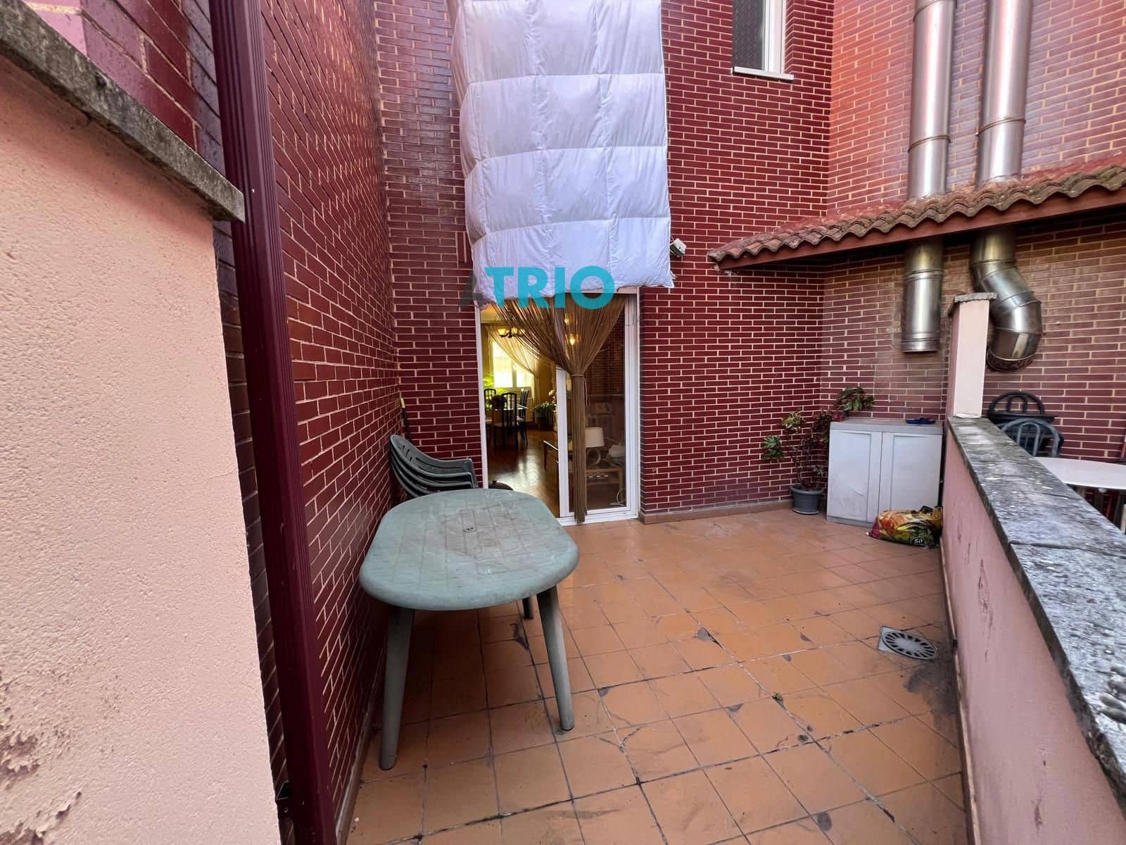 4 makuuhuone Omakotitalo myytävänä paikassa Burgos kaupunki mukana 
autotalli - 295 000 € (Ref: 9384953)