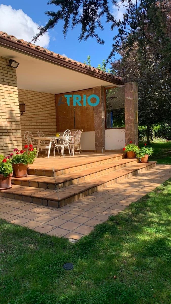 2 soveværelse Villa til salg i Villariezo med swimmingpool garage - € 320.000 (Ref: 9396783)