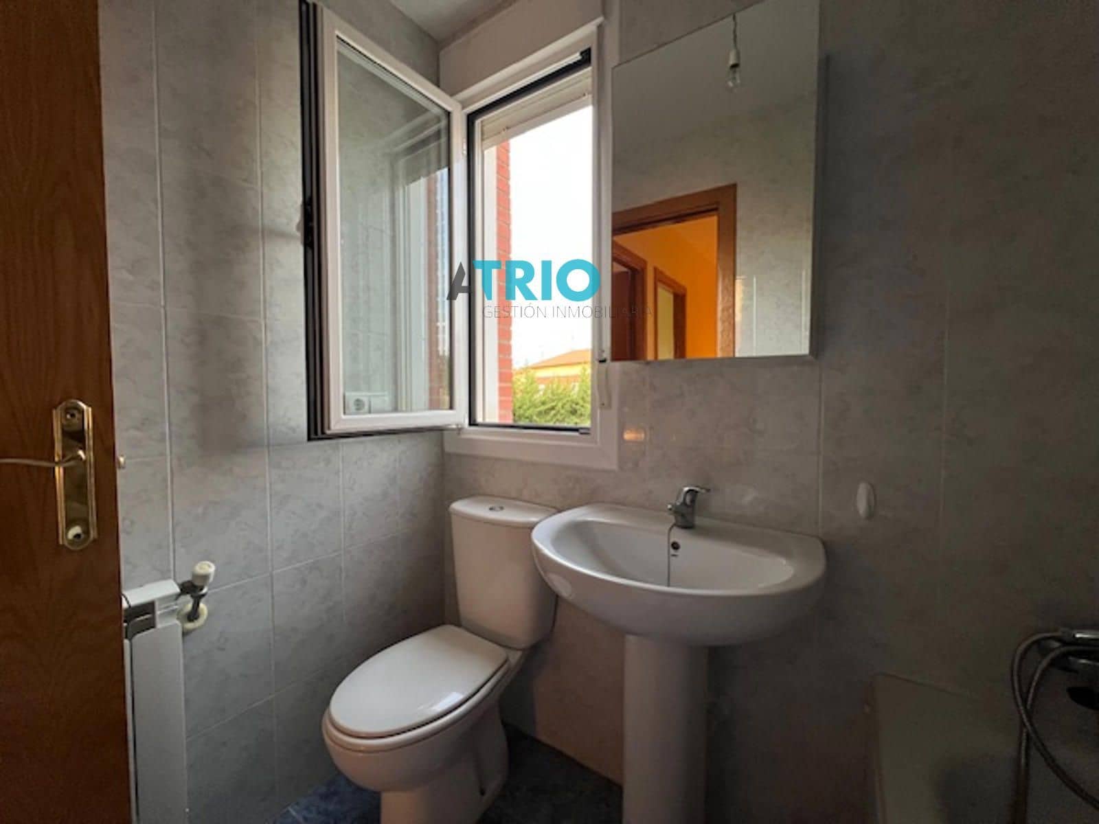 3 bedroom Townhouse for sale in Revillarruz with garage - € 179,500 (Ref: 9400299)