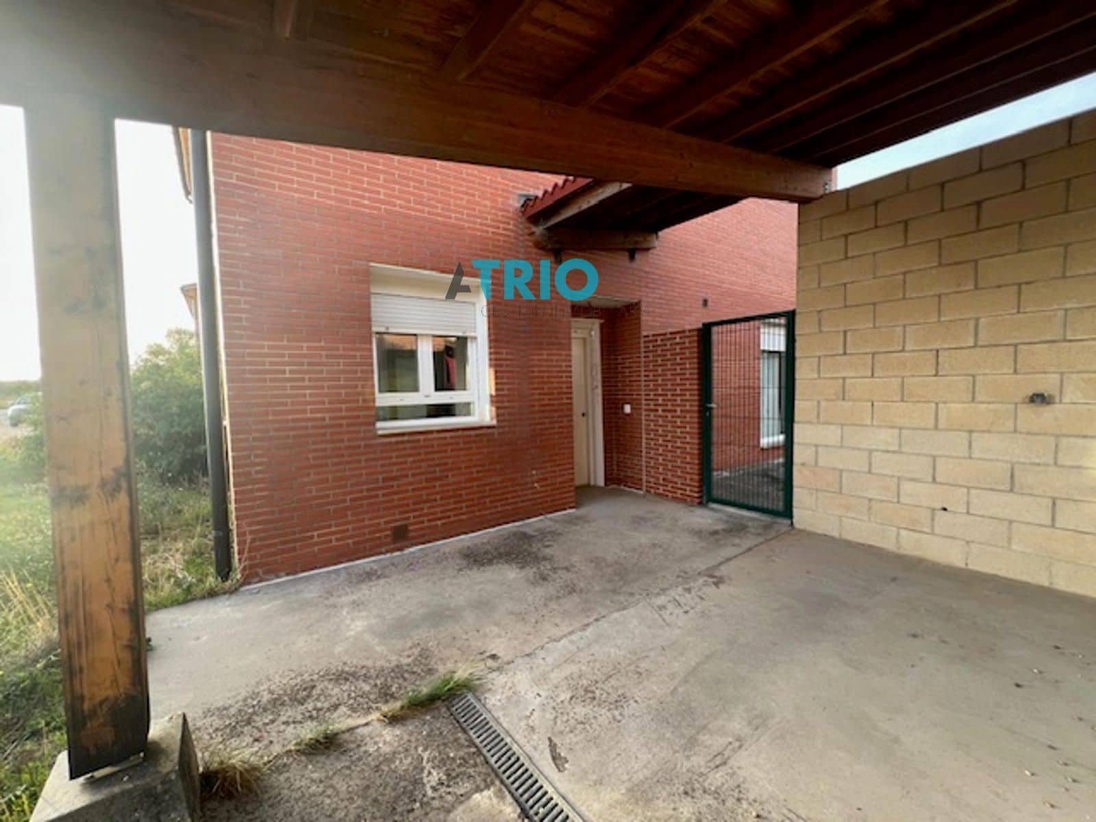 3 bedroom Townhouse for sale in Revillarruz with garage - € 179,500 (Ref: 9400299)