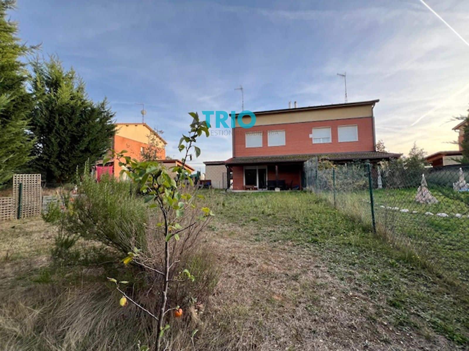 3 bedroom Townhouse for sale in Revillarruz with garage - € 179,500 (Ref: 9400299)