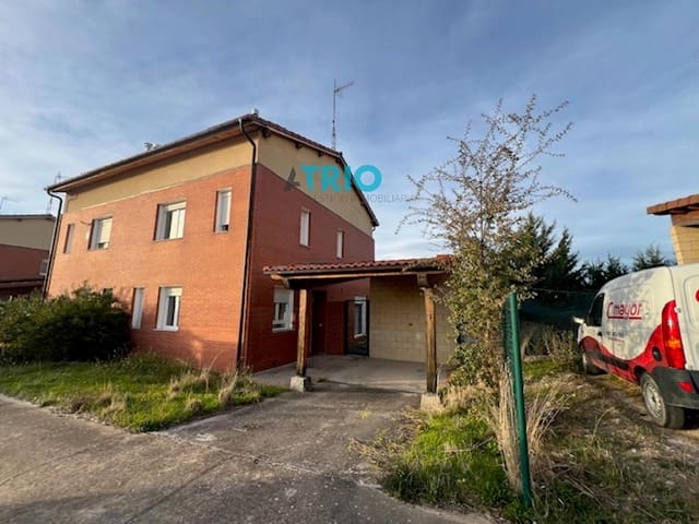 3 bedroom Townhouse for sale in Revillarruz with garage - € 179,500 (Ref: 9400299)