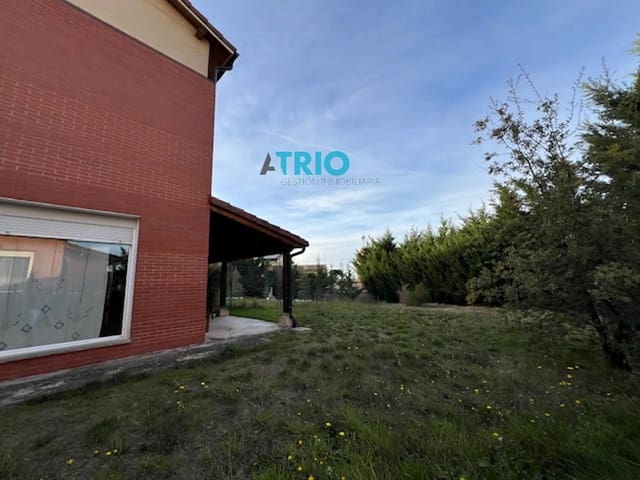 3 bedroom Townhouse for sale in Revillarruz with garage - € 179,500 (Ref: 9400299)