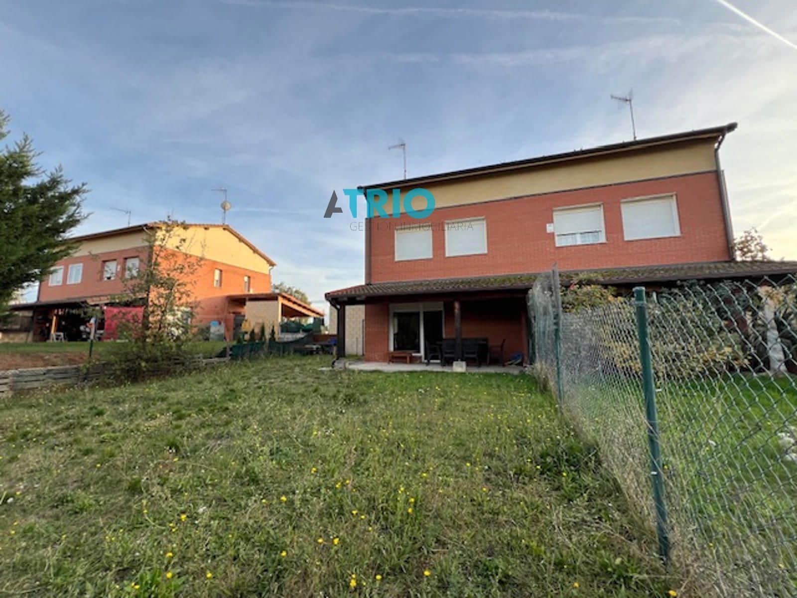 3 bedroom Townhouse for sale in Revillarruz with garage - € 179,500 (Ref: 9400299)