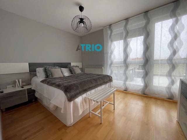 3 bedroom Penthouse for sale in Burgos city with garage - € 360,000 (Ref: 9409698)