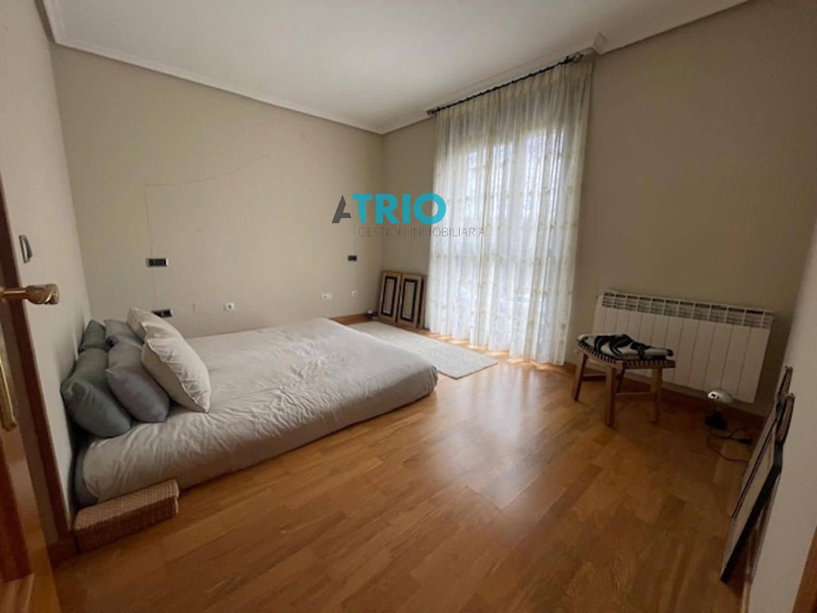 5 slaapkamer Huis te koop in Burgos stad met garage - € 370.000 (Ref: 9410024)
