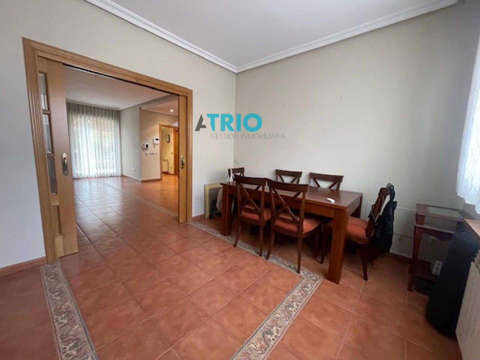5 slaapkamer Huis te koop in Burgos stad met garage - € 370.000 (Ref: 9410024)