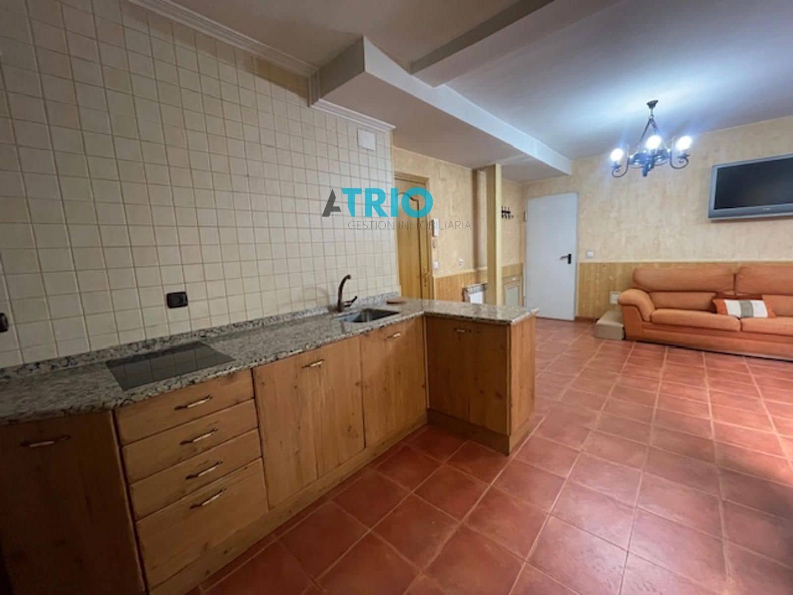 5 slaapkamer Huis te koop in Burgos stad met garage - € 370.000 (Ref: 9410024)