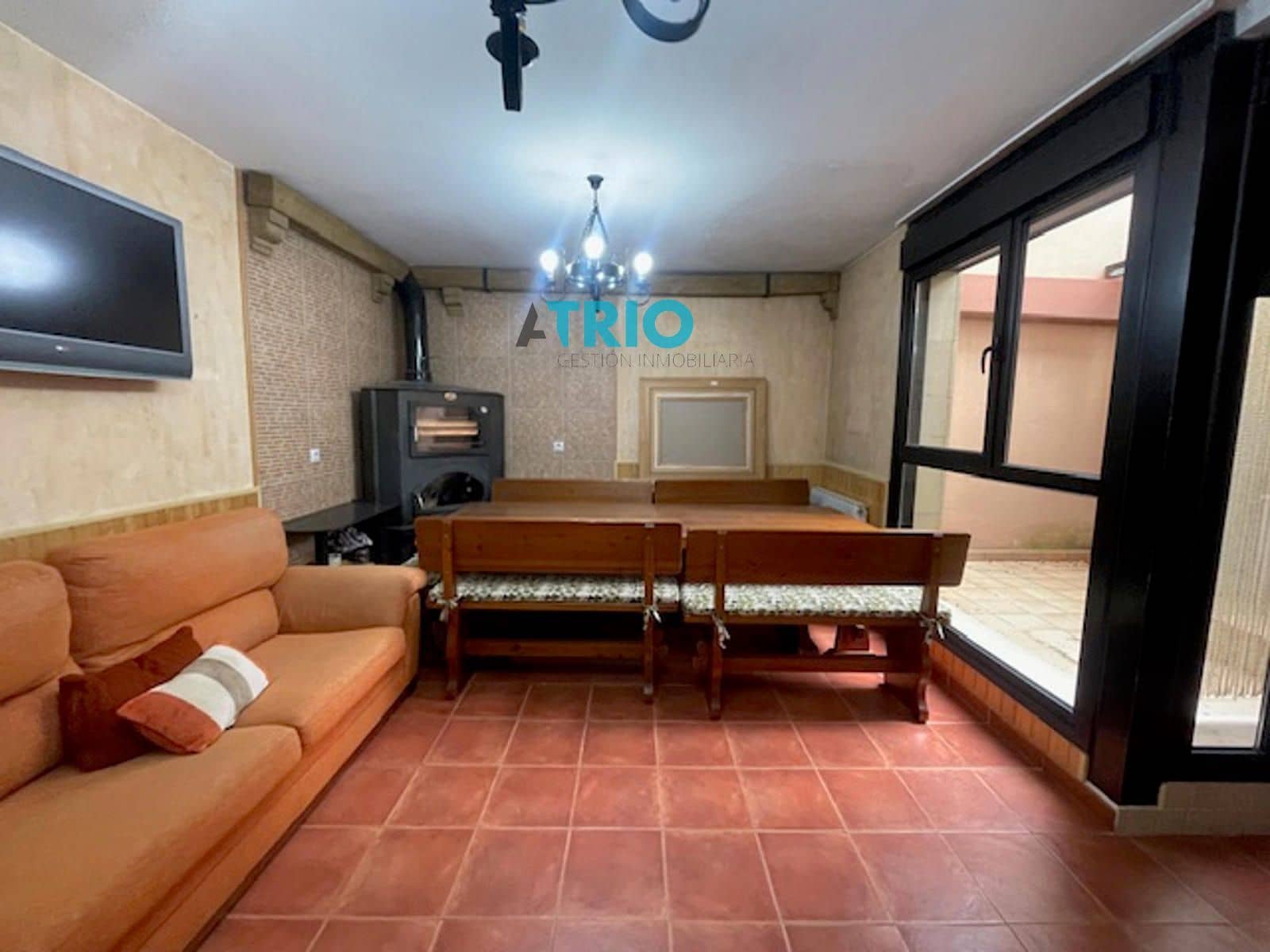5 slaapkamer Huis te koop in Burgos stad met garage - € 370.000 (Ref: 9410024)