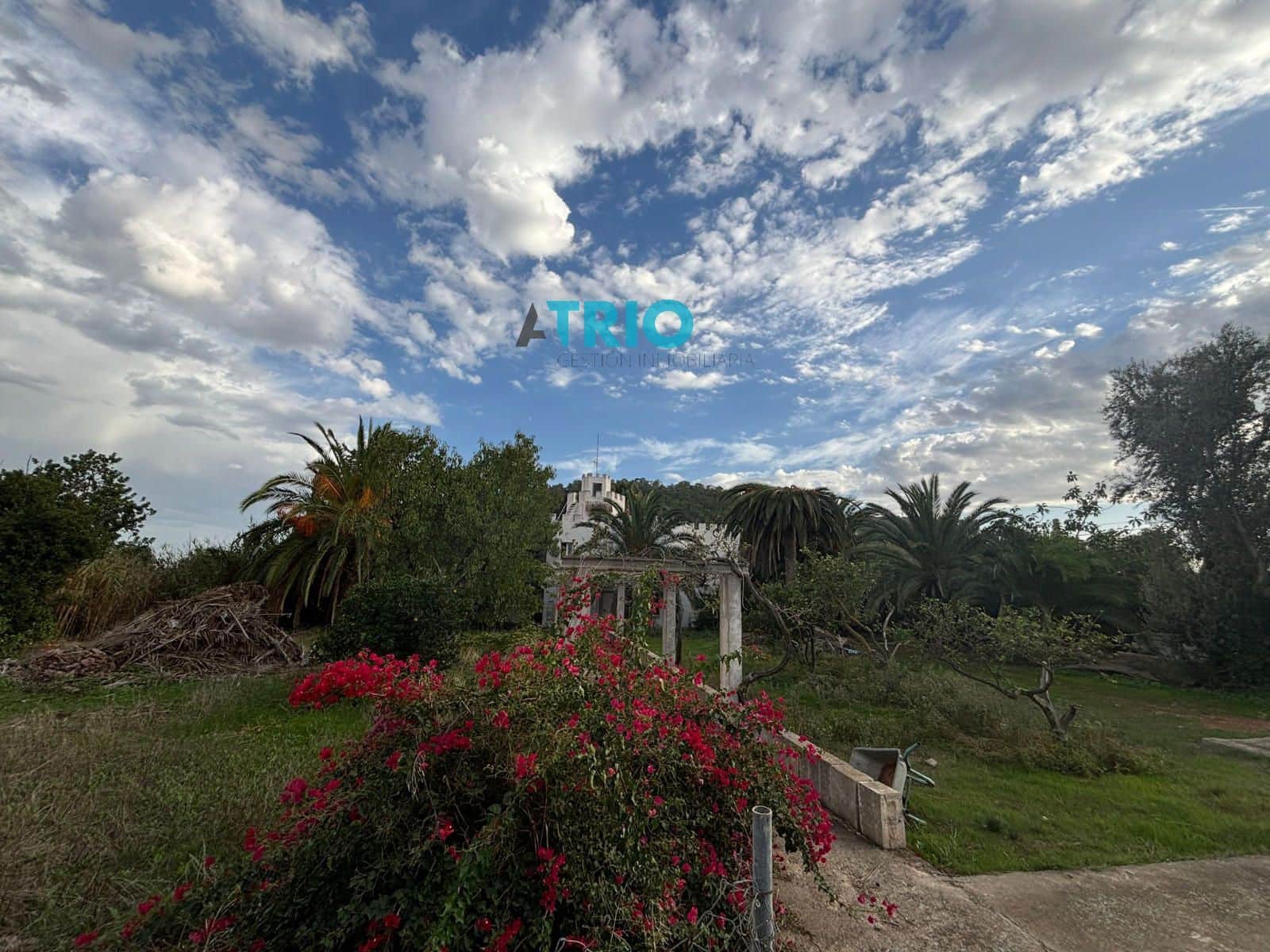 6 bedroom Villa for sale in Santa Ponsa - € 2,250,000 (Ref: 9414561)