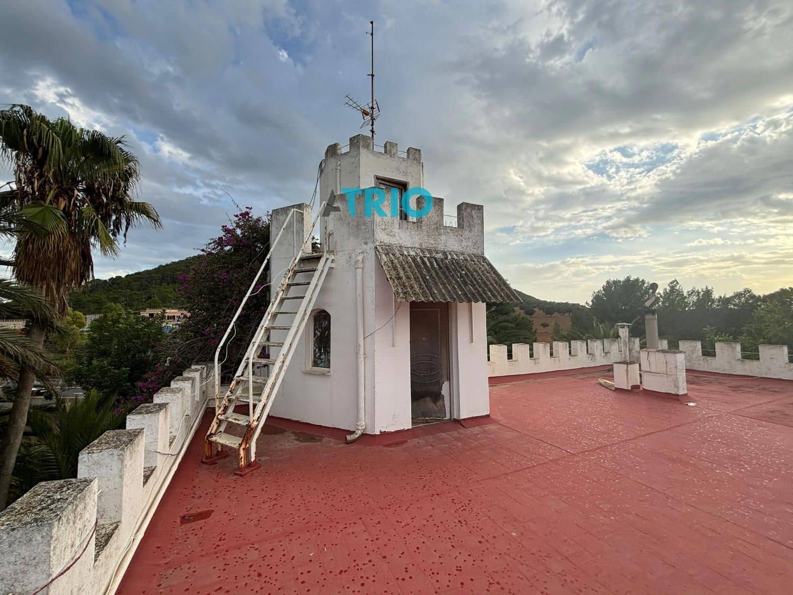 6 bedroom Villa for sale in Santa Ponsa - € 2,250,000 (Ref: 9414561)