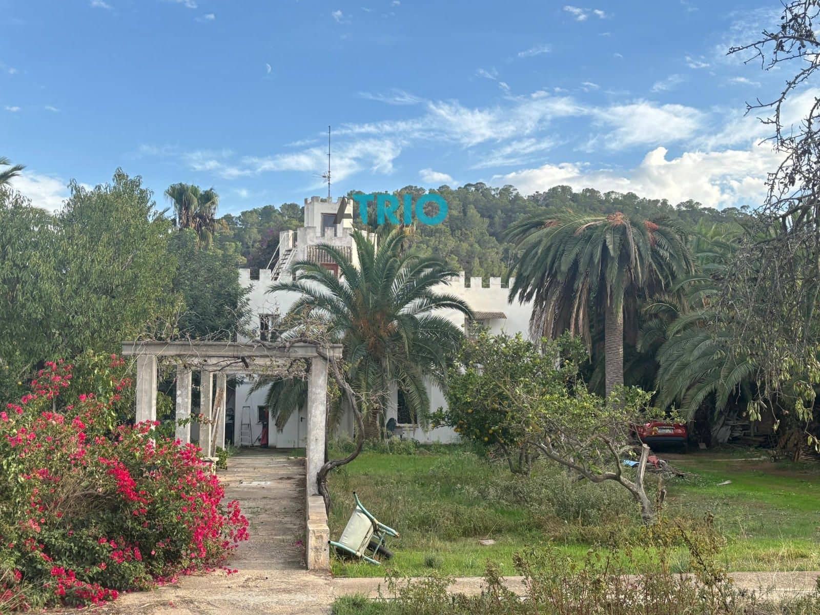 6 bedroom Villa for sale in Santa Ponsa - € 2,250,000 (Ref: 9414561)