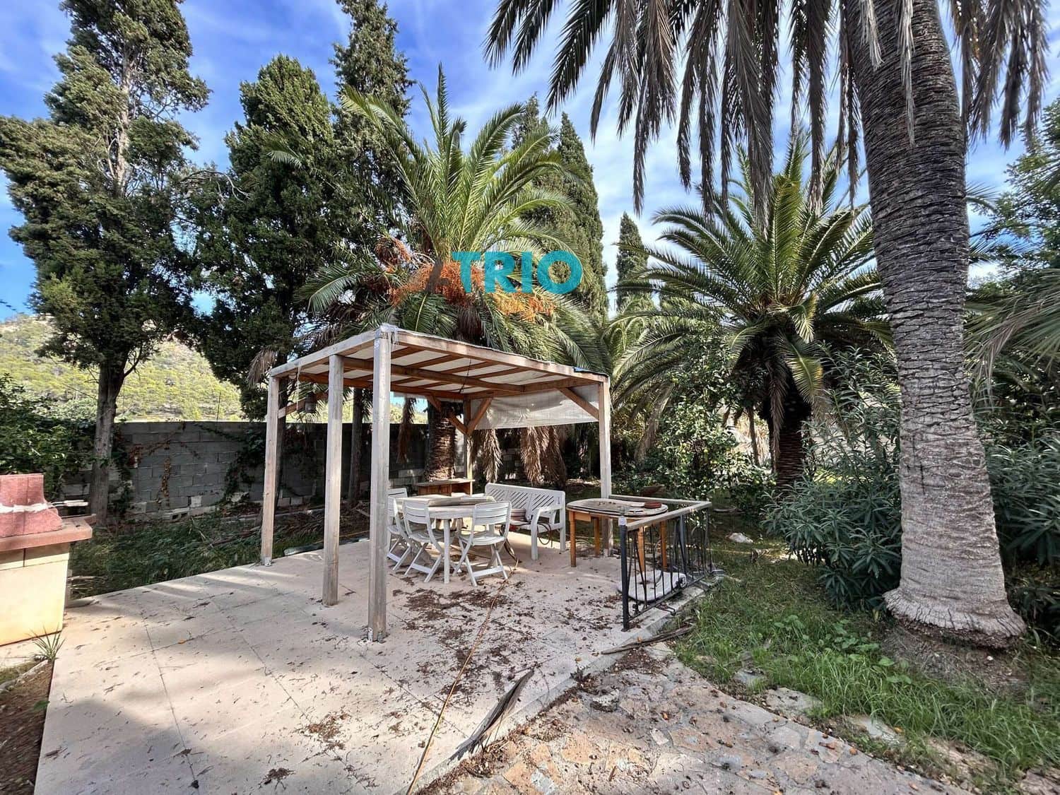 6 bedroom Villa for sale in Santa Ponsa - € 2,250,000 (Ref: 9414561)