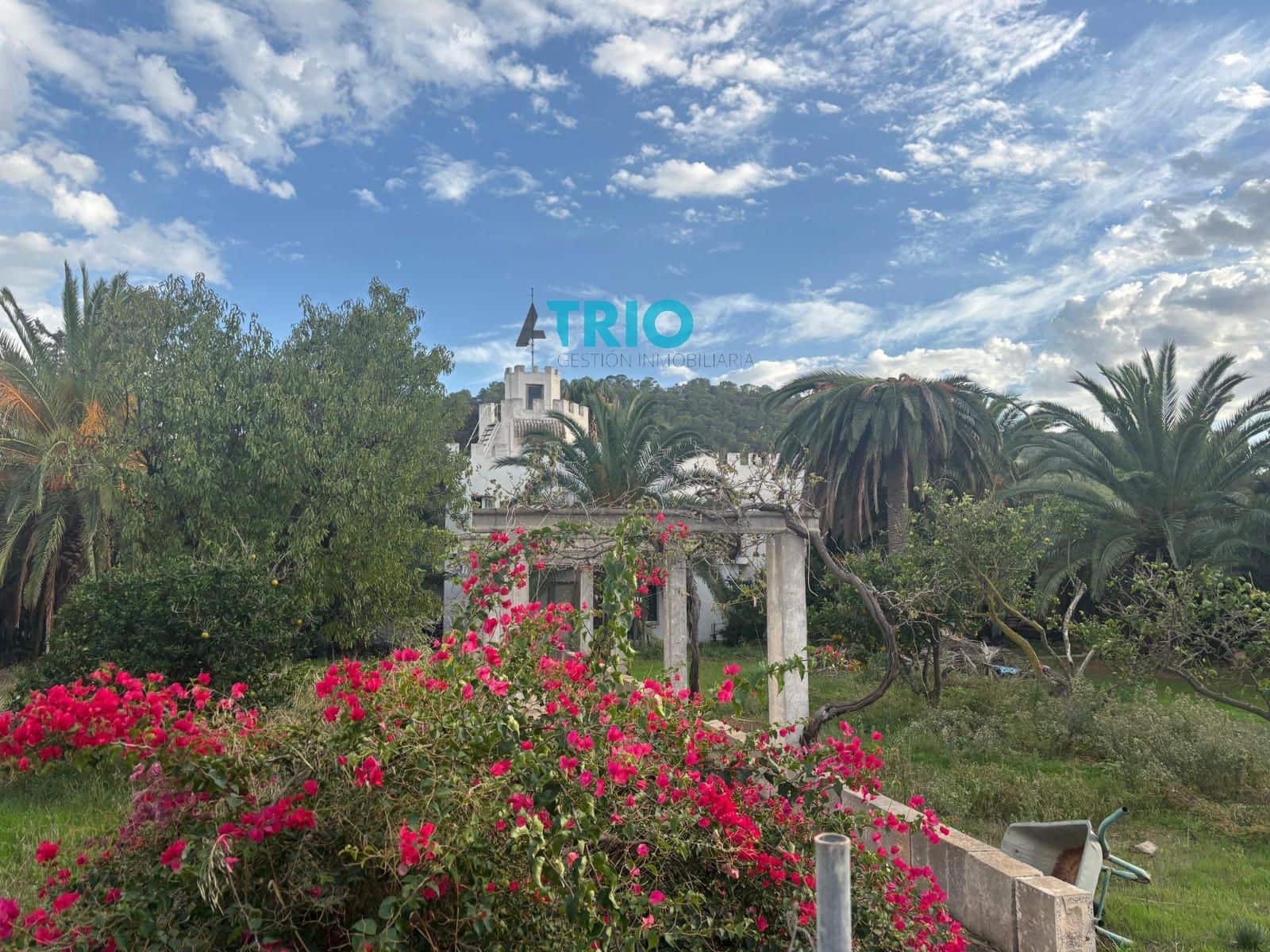 6 bedroom Villa for sale in Santa Ponsa - € 2,250,000 (Ref: 9414561)