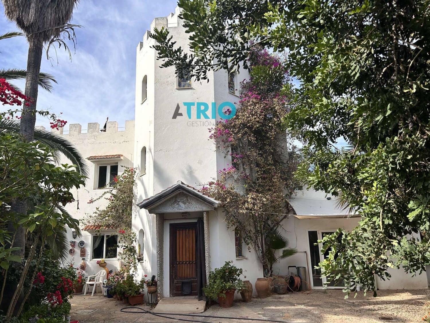 6 bedroom Villa for sale in Santa Ponsa - € 2,250,000 (Ref: 9414561)