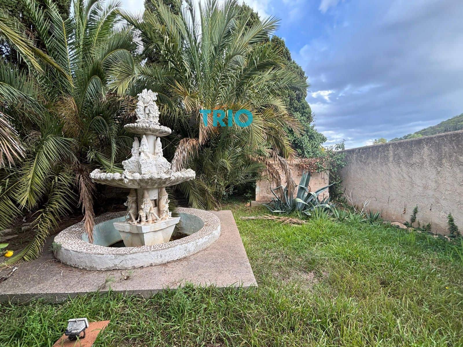 6 bedroom Villa for sale in Santa Ponsa - € 2,250,000 (Ref: 9414561)