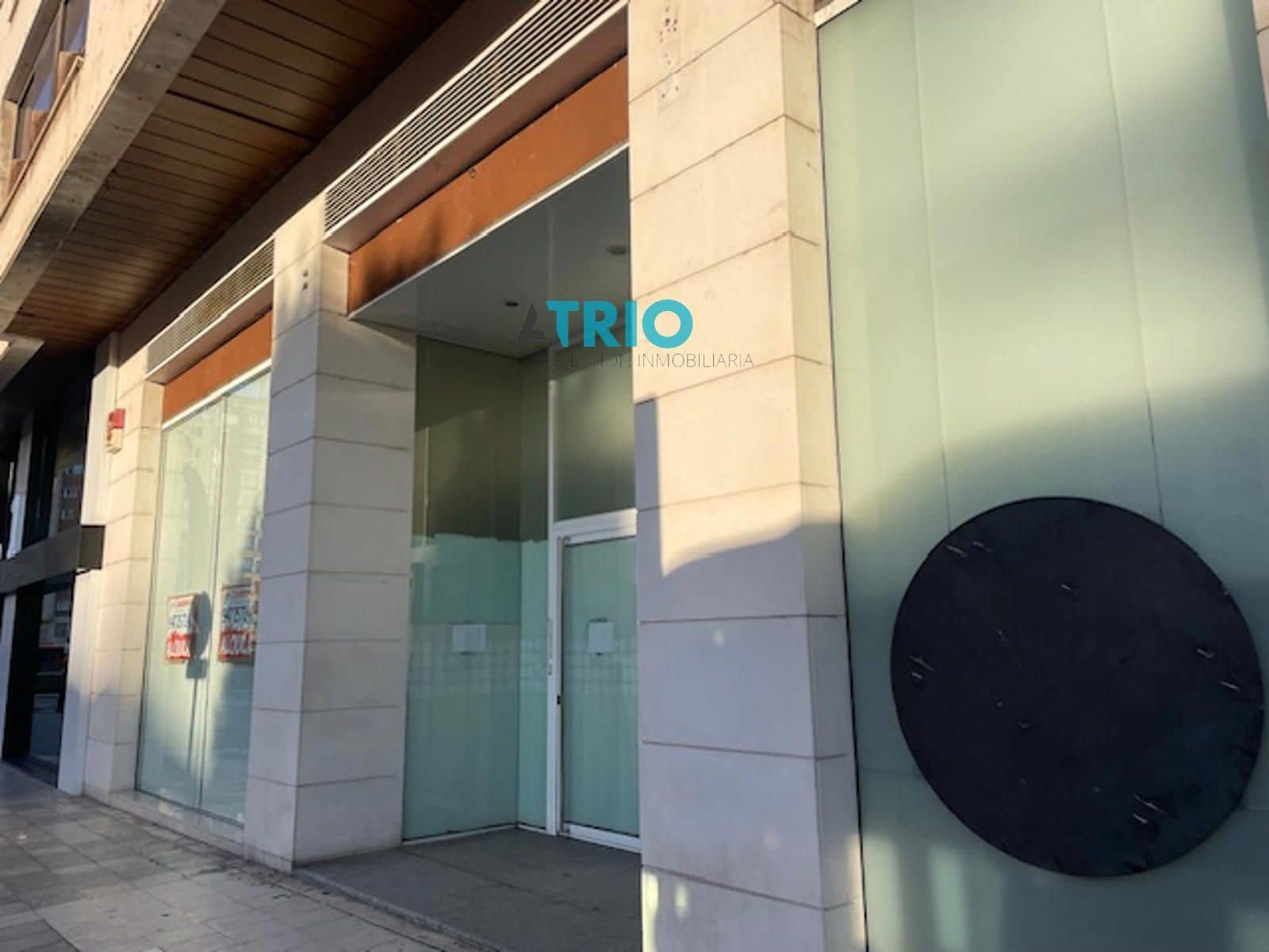 Komercyjne do wynajęcia w Miasto Burgos - 4 900 € (Ref: 9420624)