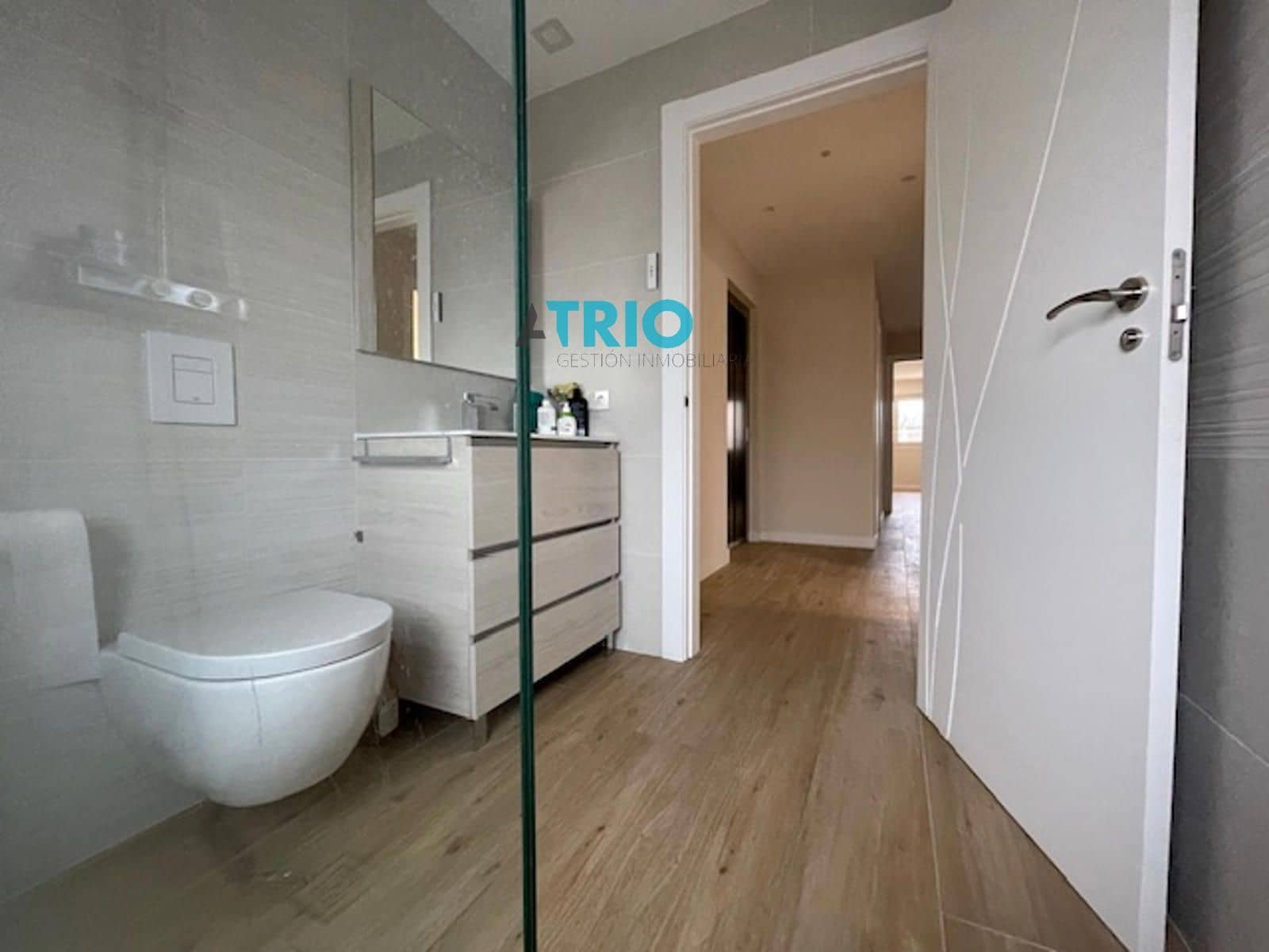 6 bedroom Villa for sale in Burgos city with garage - € 880,000 (Ref: 9428223)