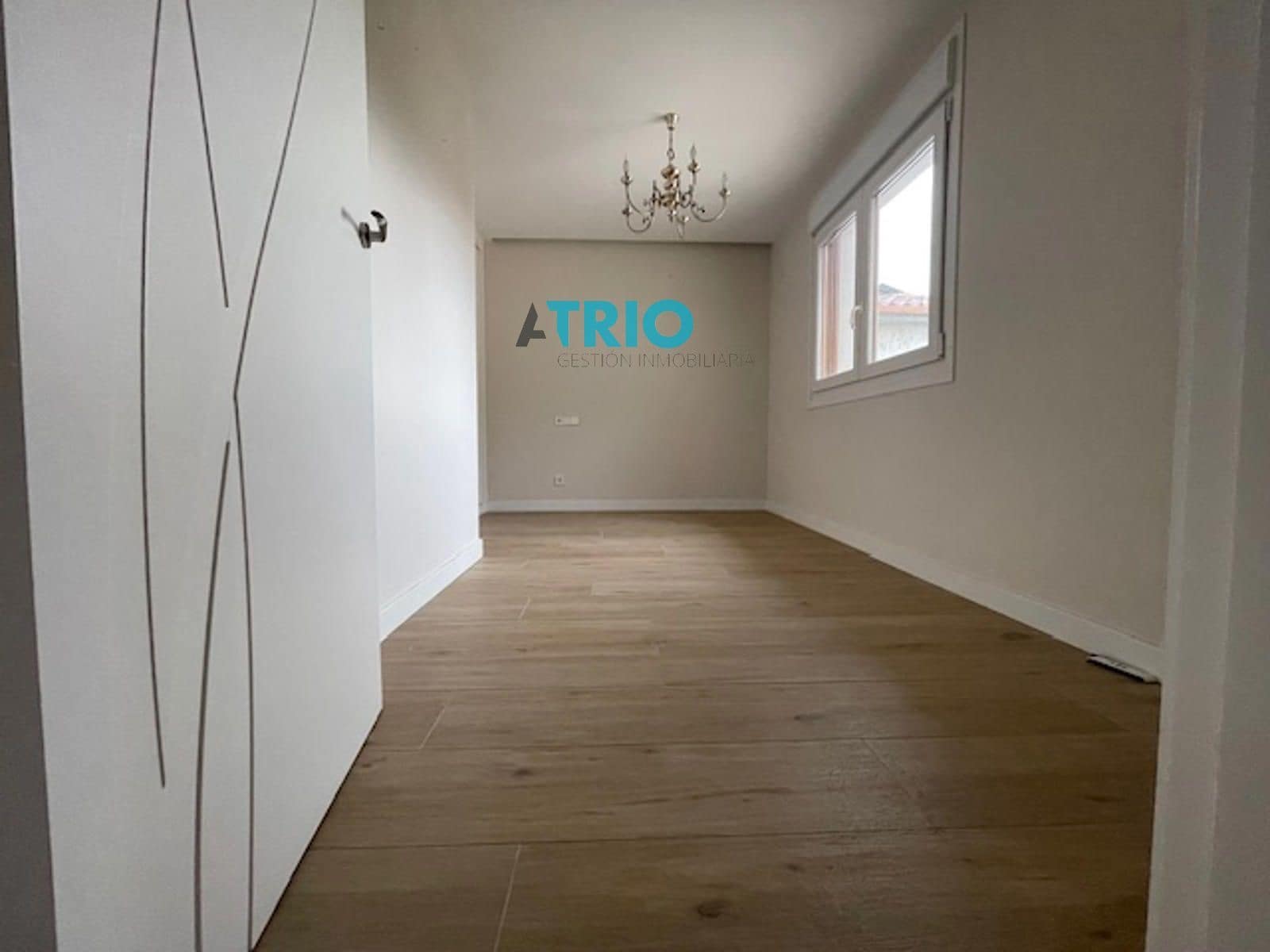 6 bedroom Villa for sale in Burgos city with garage - € 880,000 (Ref: 9428223)