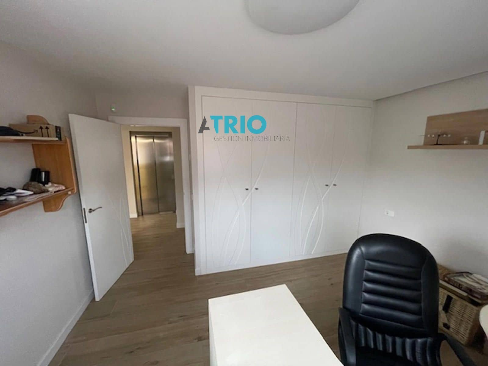 6 bedroom Villa for sale in Burgos city with garage - € 880,000 (Ref: 9428223)