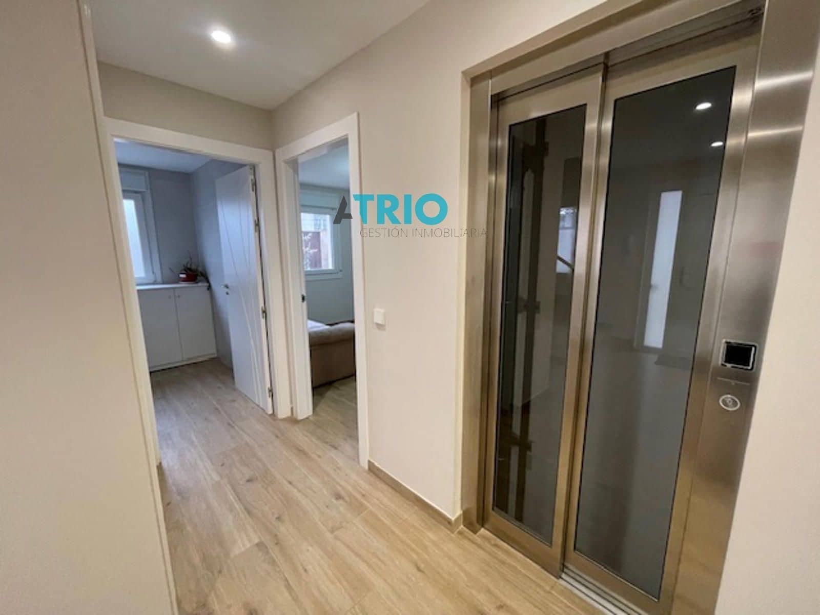 6 bedroom Villa for sale in Burgos city with garage - € 880,000 (Ref: 9428223)