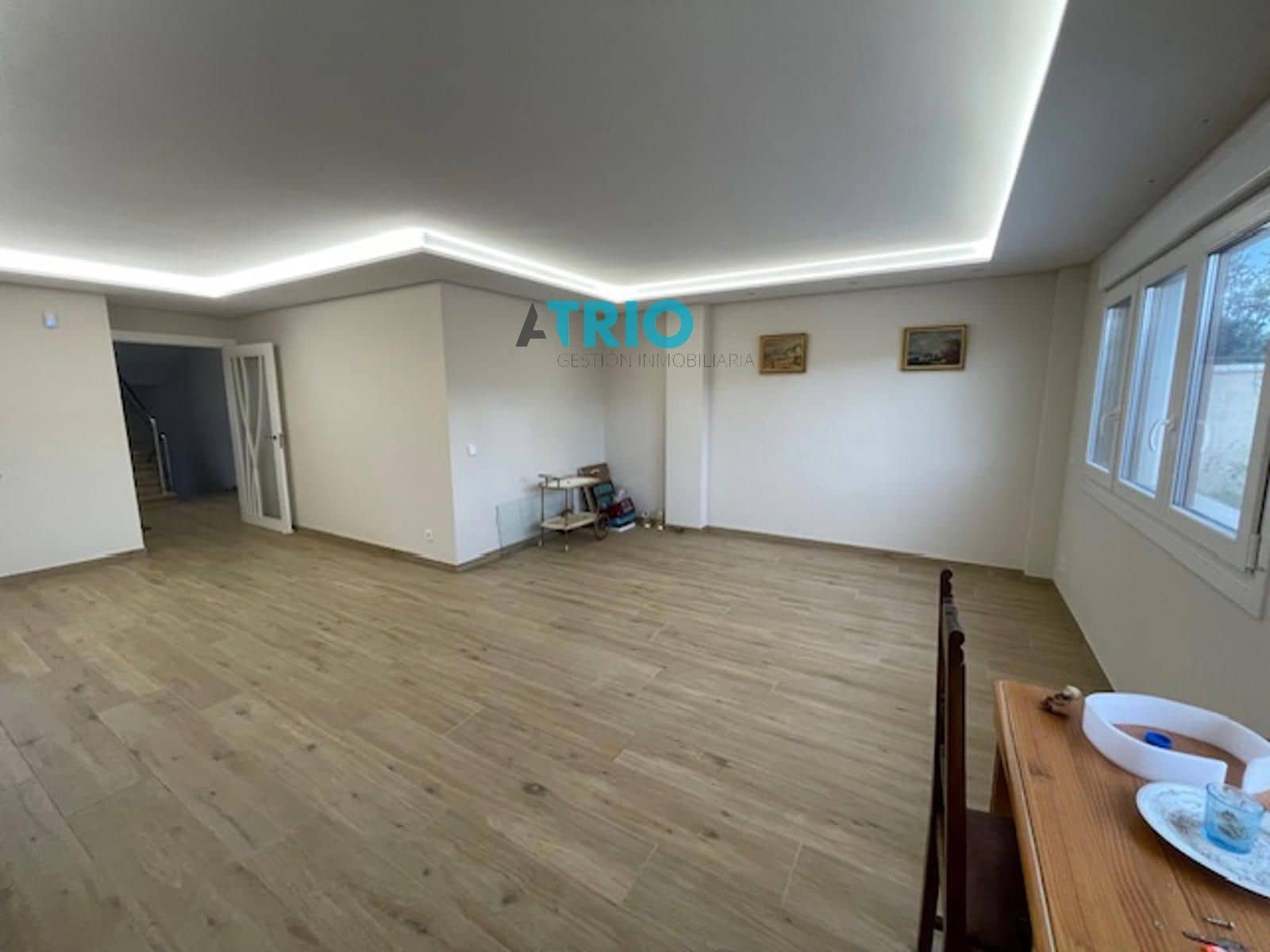 6 bedroom Villa for sale in Burgos city with garage - € 880,000 (Ref: 9428223)