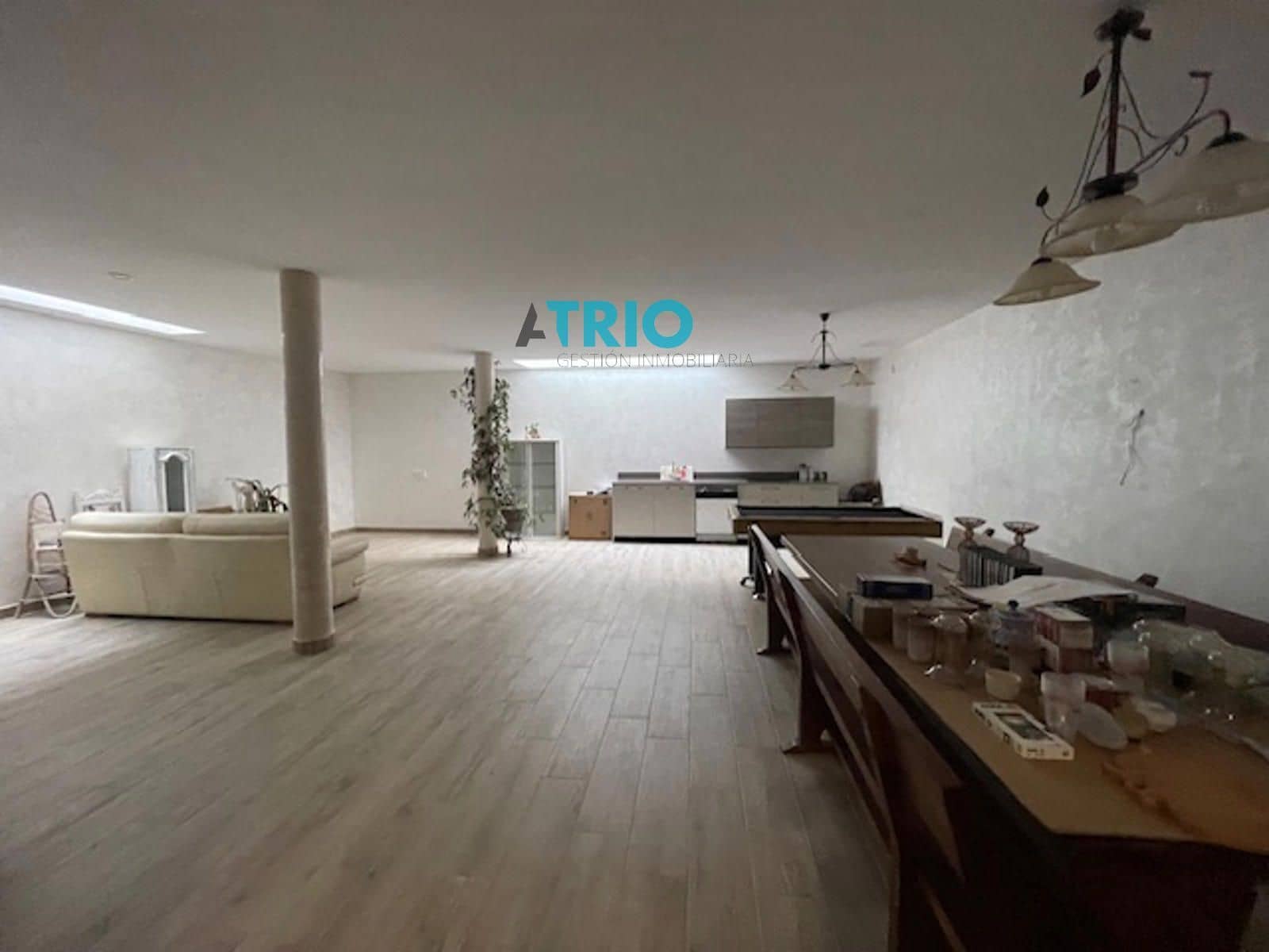 6 bedroom Villa for sale in Burgos city with garage - € 880,000 (Ref: 9428223)