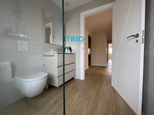 6 bedroom Villa for sale in Burgos city with garage - € 880,000 (Ref: 9428223)