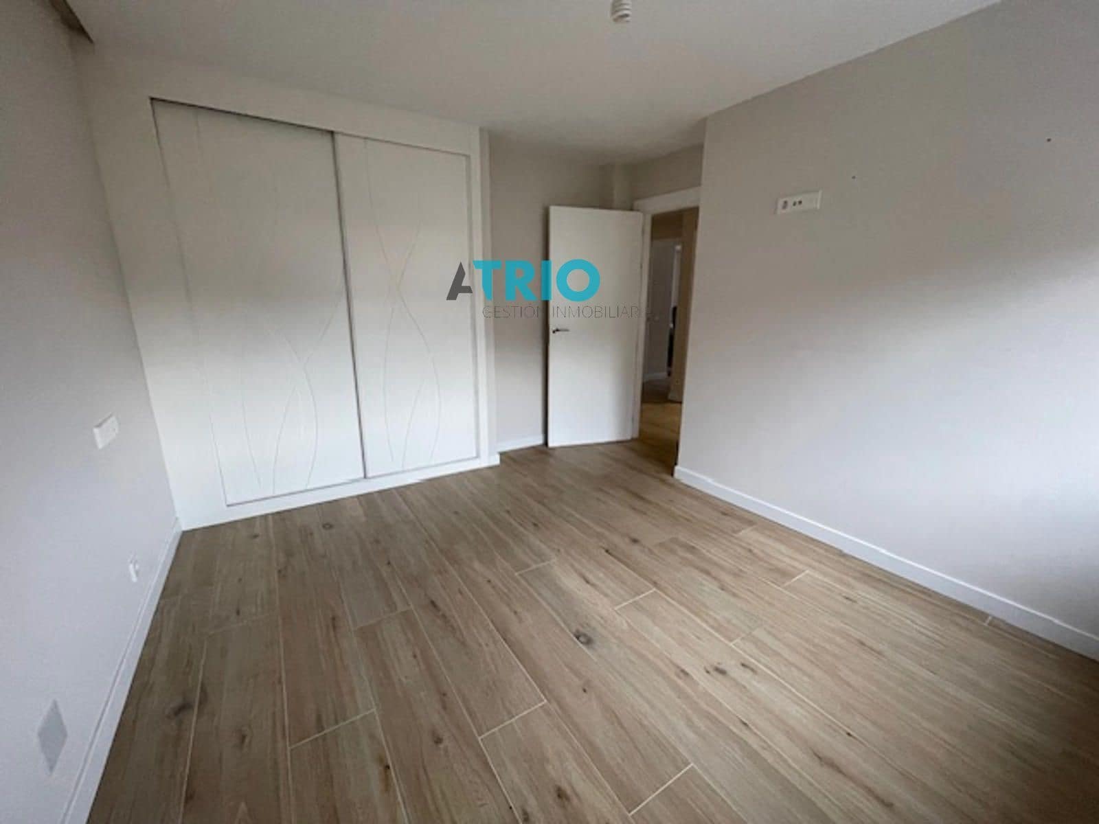 6 bedroom Villa for sale in Burgos city with garage - € 880,000 (Ref: 9428223)