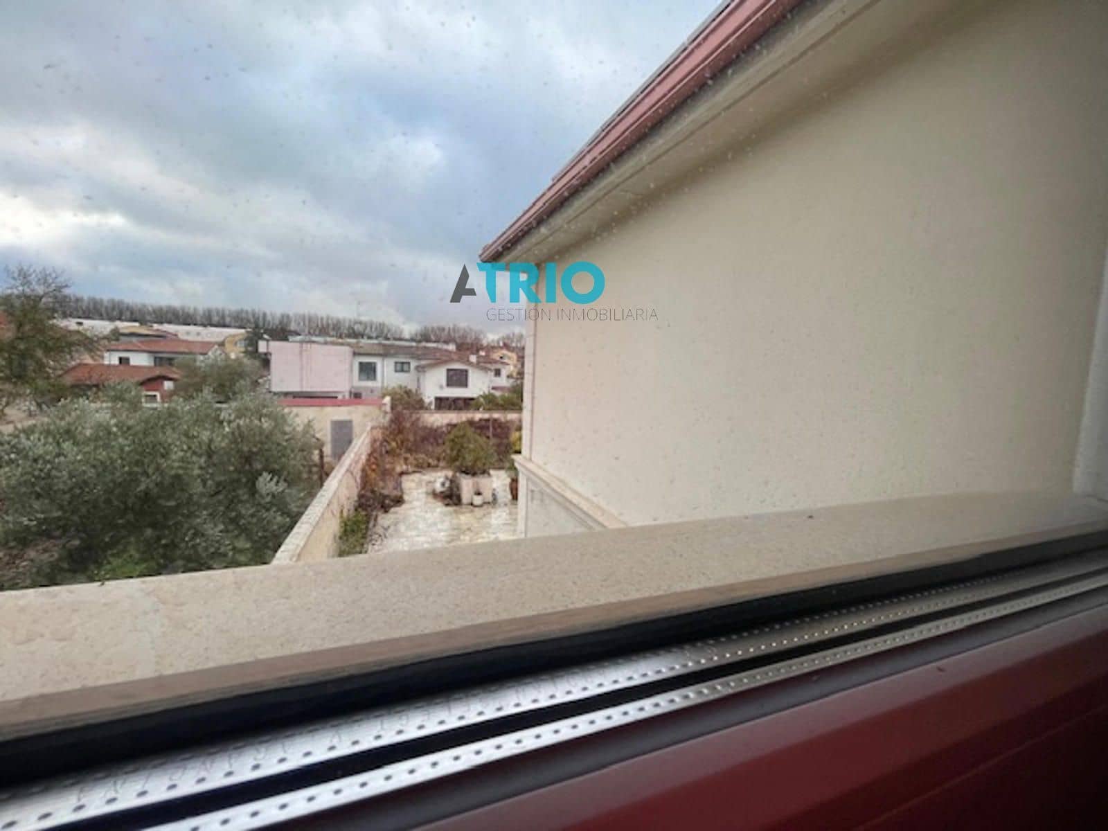 6 bedroom Villa for sale in Burgos city with garage - € 880,000 (Ref: 9428223)