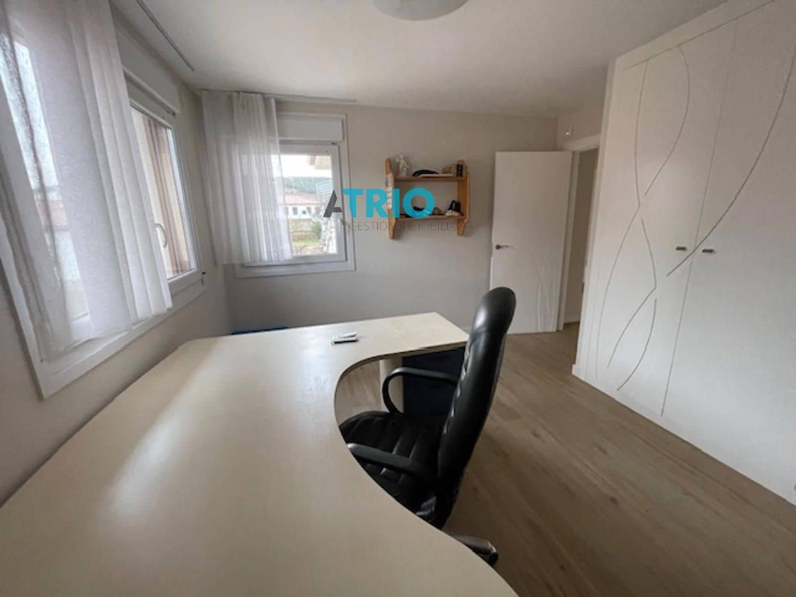 6 bedroom Villa for sale in Burgos city with garage - € 880,000 (Ref: 9428223)