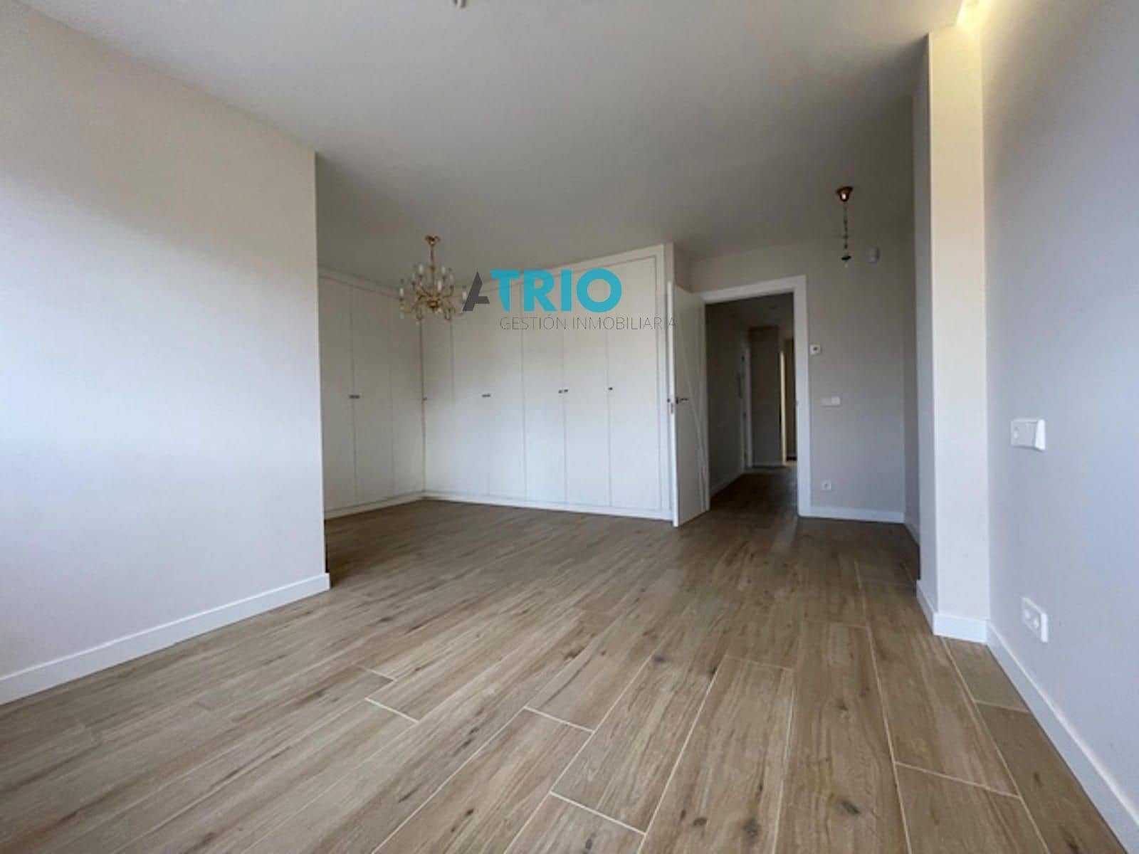 6 bedroom Villa for sale in Burgos city with garage - € 880,000 (Ref: 9428223)