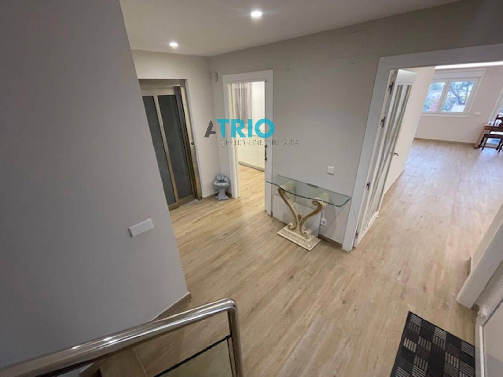 6 bedroom Villa for sale in Burgos city with garage - € 880,000 (Ref: 9428223)