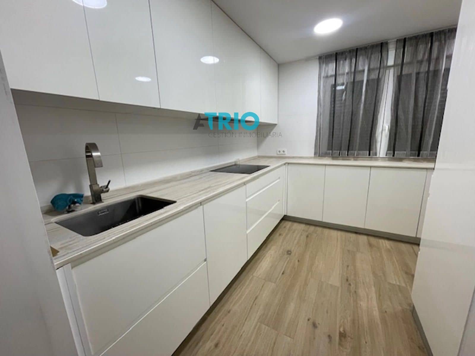 6 bedroom Villa for sale in Burgos city with garage - € 880,000 (Ref: 9428223)