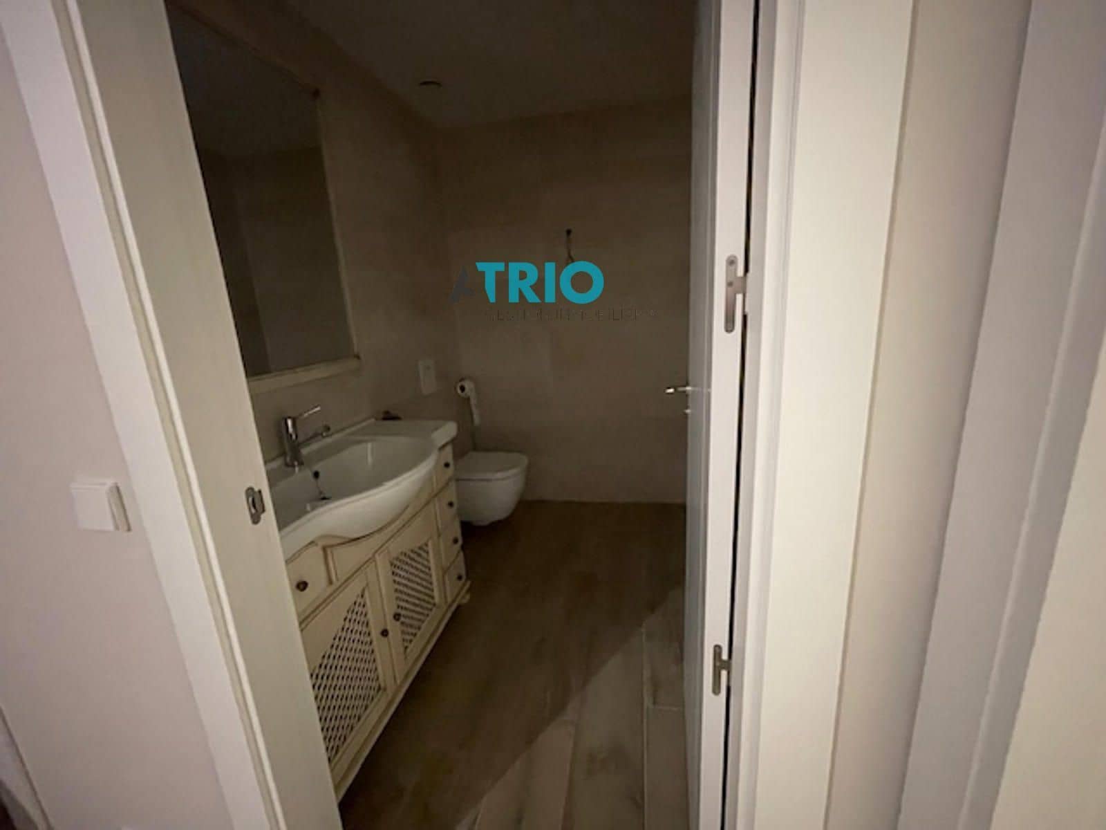 6 bedroom Villa for sale in Burgos city with garage - € 880,000 (Ref: 9428223)