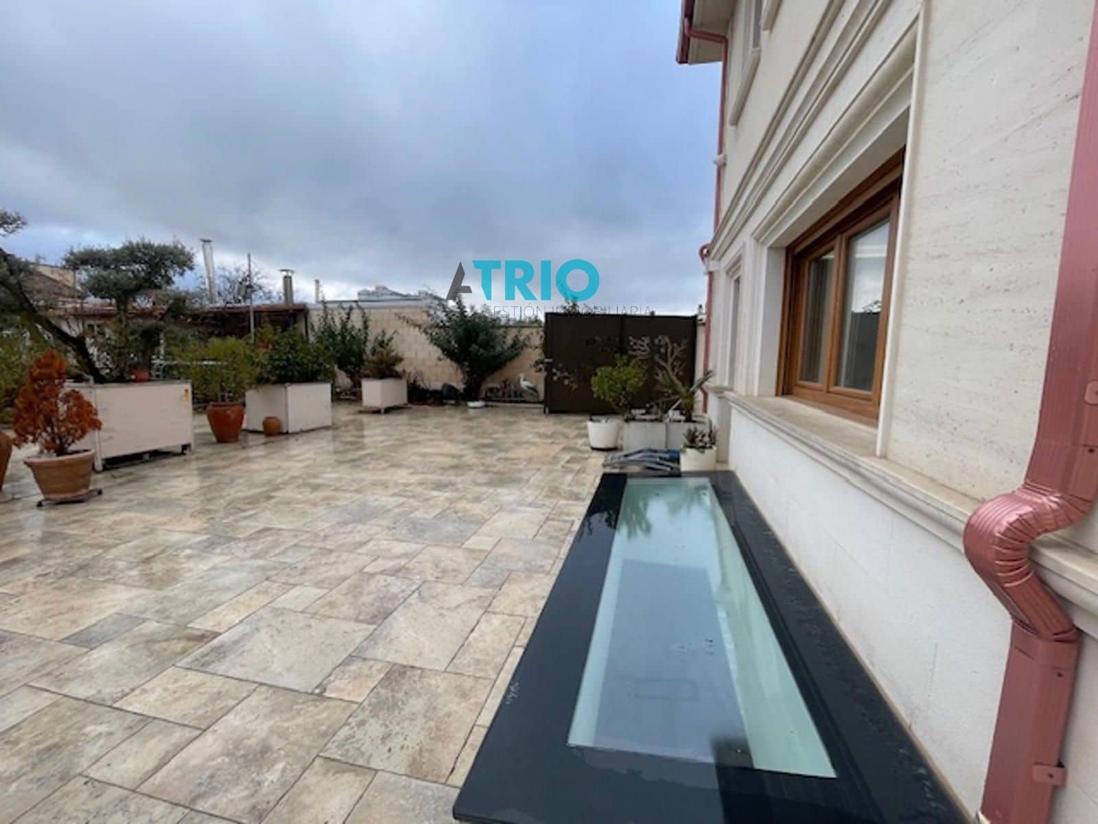 6 bedroom Villa for sale in Burgos city with garage - € 880,000 (Ref: 9428223)