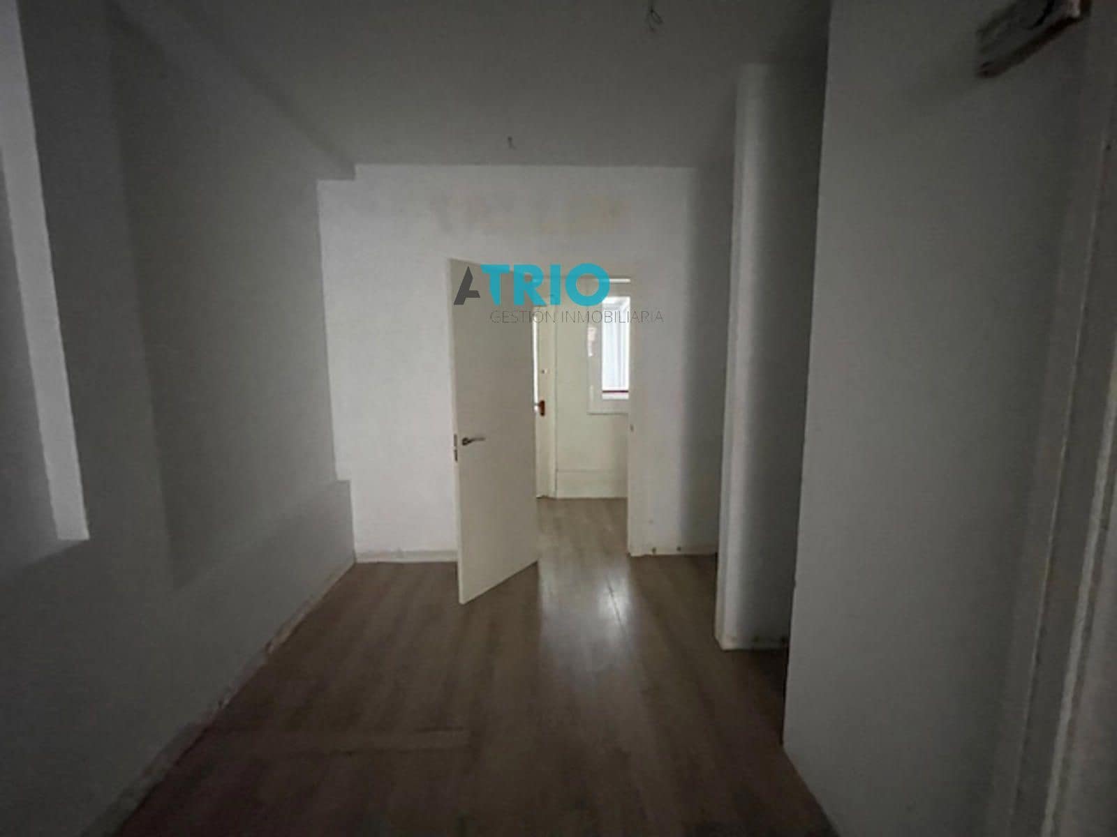 Kommersiell til leie i Burgos by - € 1 600 (Ref: 9510355)