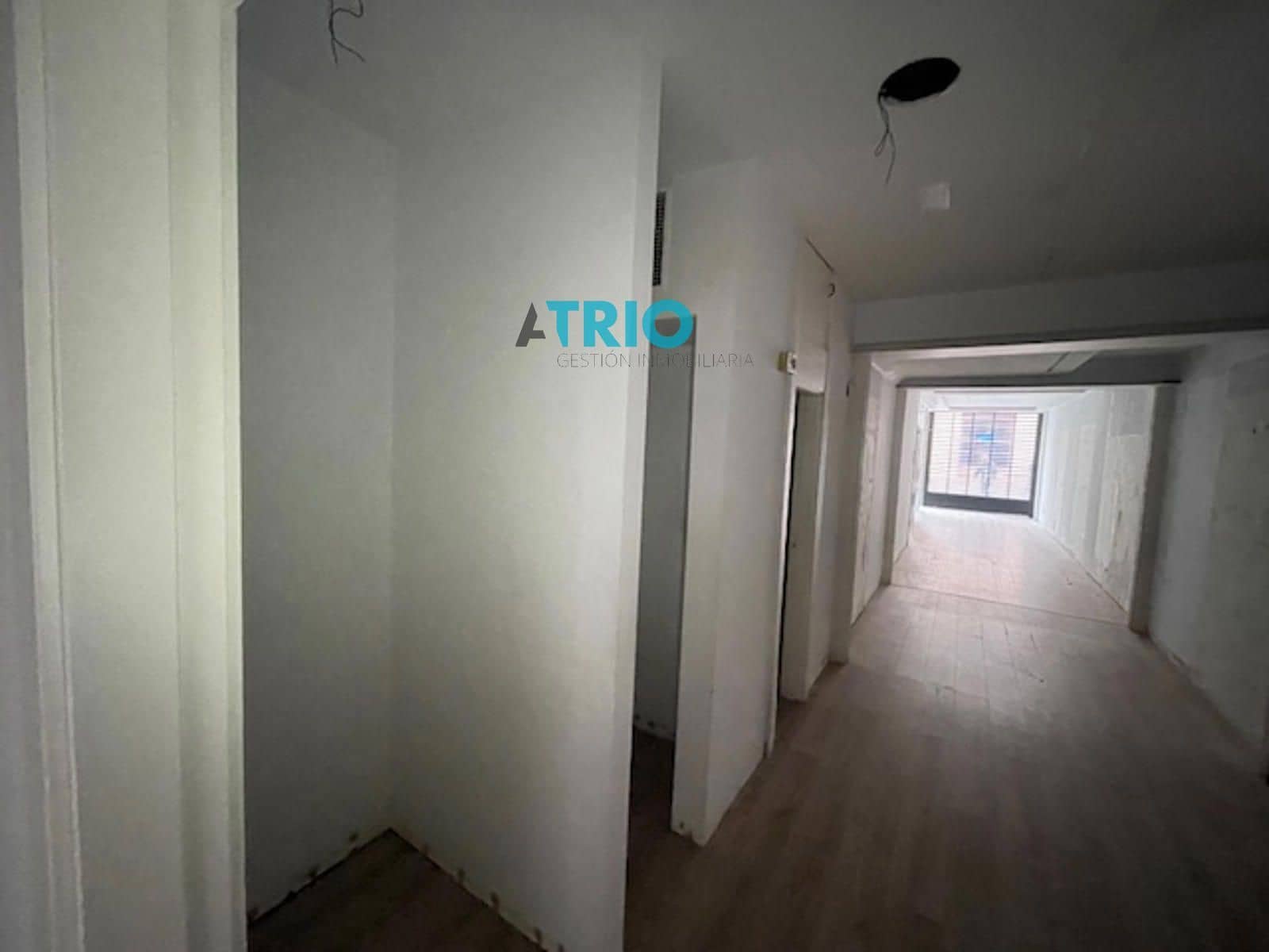 Kommersiell til leie i Burgos by - € 1 600 (Ref: 9510355)